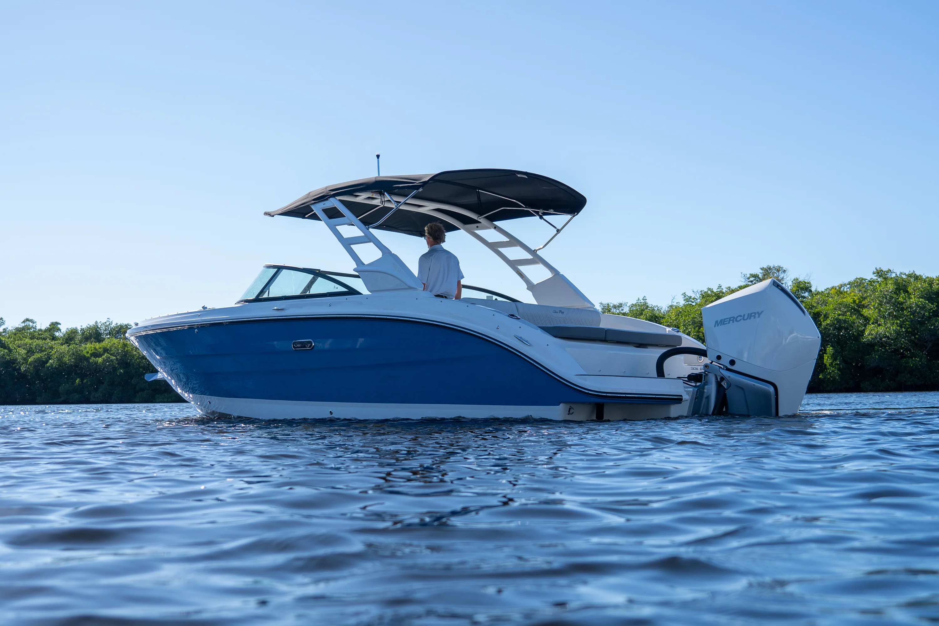 2026 Sea Ray SDX 270 Outboard Image Thumbnail #20