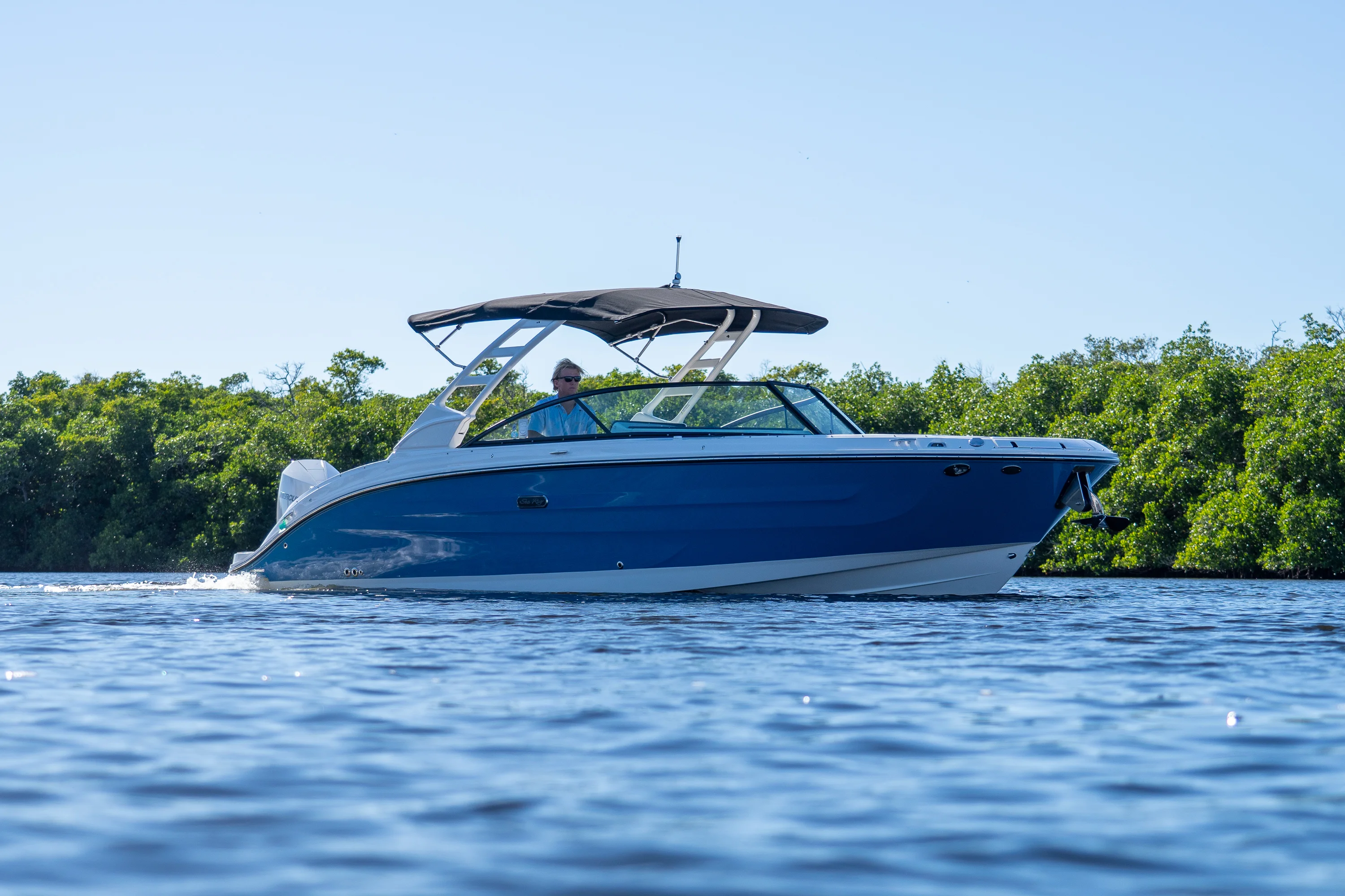 2026 Sea Ray SDX 270 Outboard Image Thumbnail #25