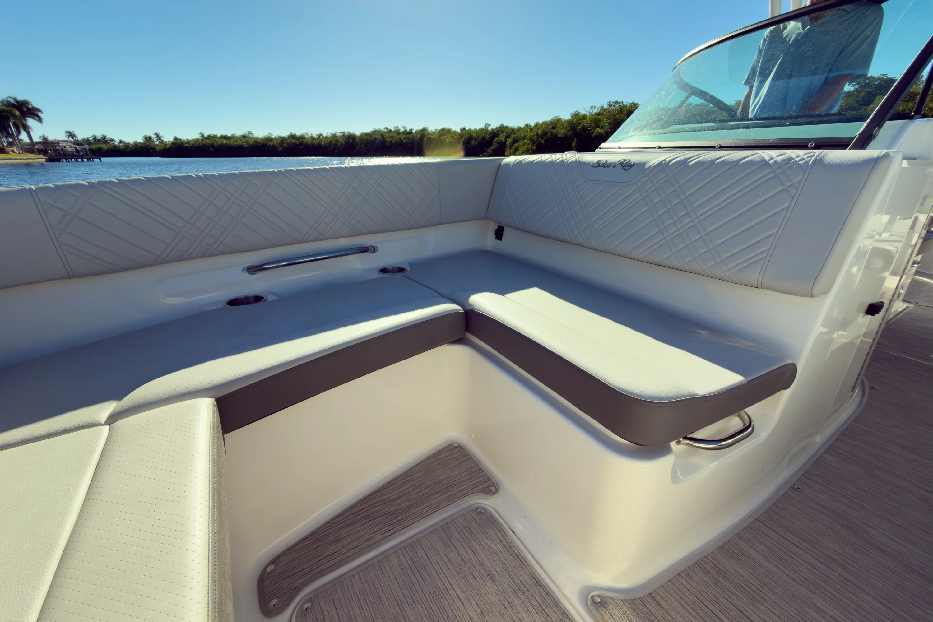 2026 Sea Ray SDX 270 Outboard Image Thumbnail #16