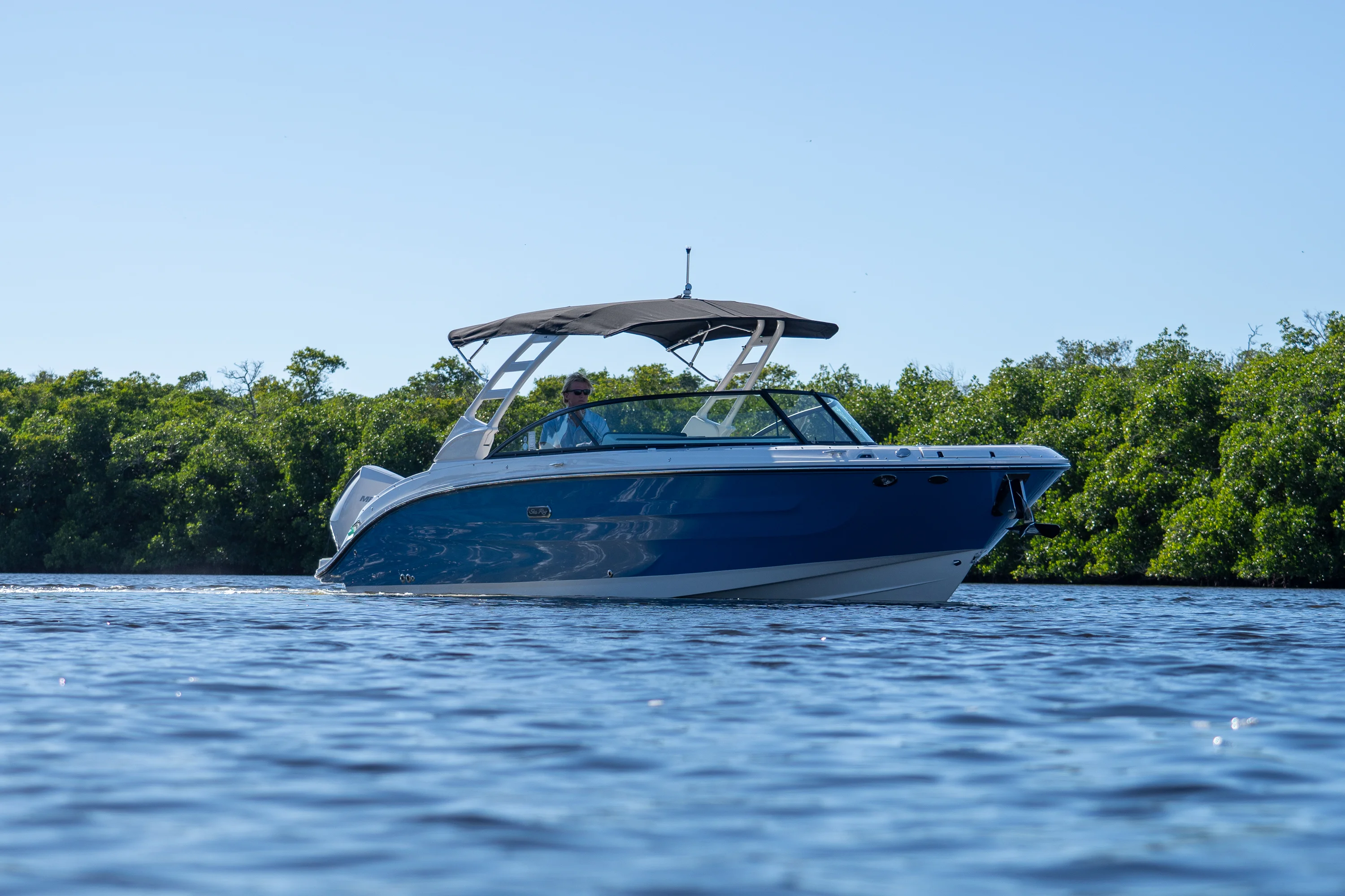 2026 Sea Ray SDX 270 Outboard Image Thumbnail #26