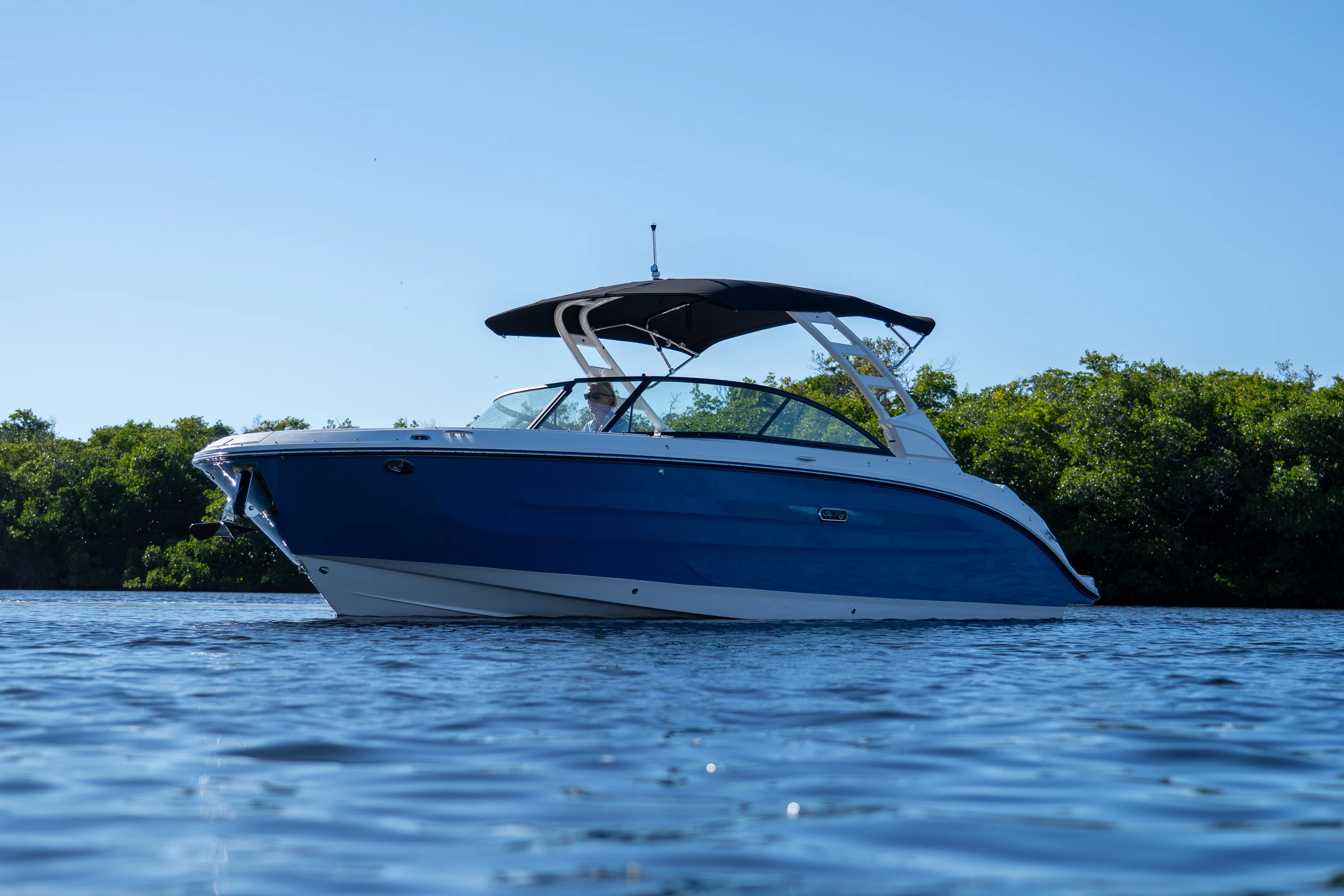 2026 Sea Ray SDX 270 Outboard Image Thumbnail #30