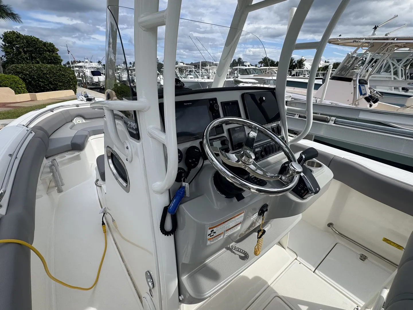 2022 Boston Whaler 230 OUTRAGE Image Thumbnail #19