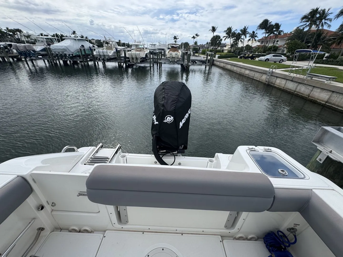 2022 Boston Whaler 230 OUTRAGE Image Thumbnail #13