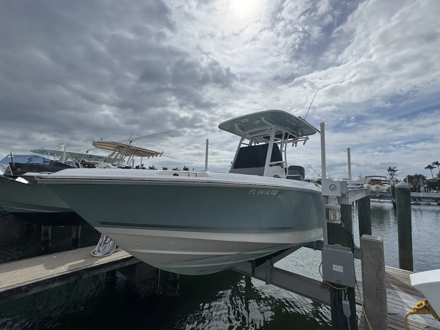 2022 Boston Whaler 230 OUTRAGE Image Thumbnail #1