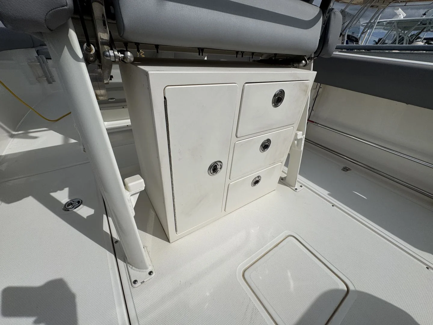 2022 Boston Whaler 230 OUTRAGE Image Thumbnail #24