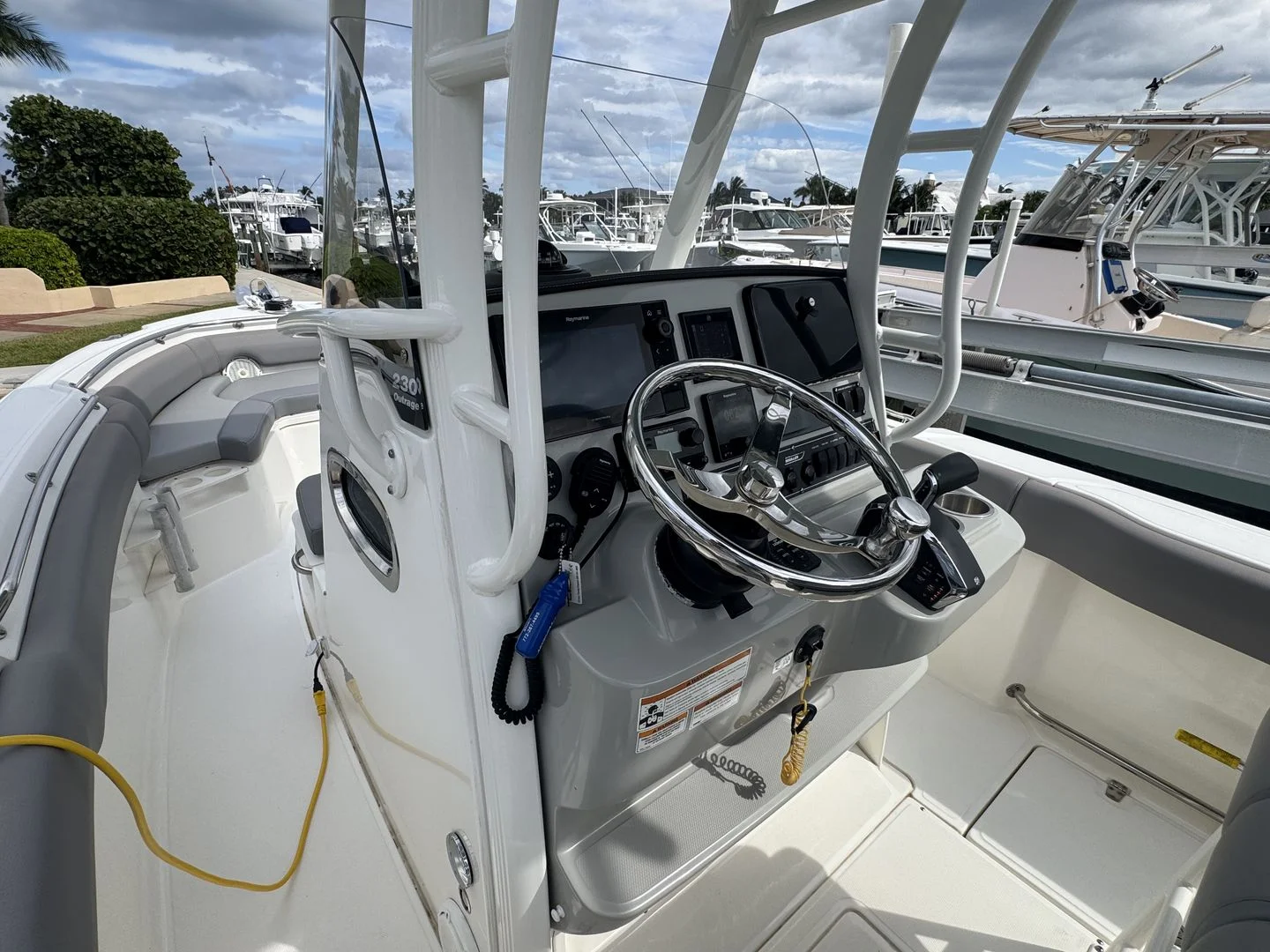 2022 Boston Whaler 230 OUTRAGE Image Thumbnail #19