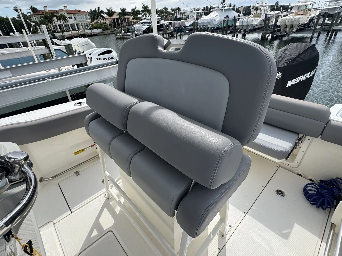 2022 Boston Whaler 230 OUTRAGE Image Thumbnail #21