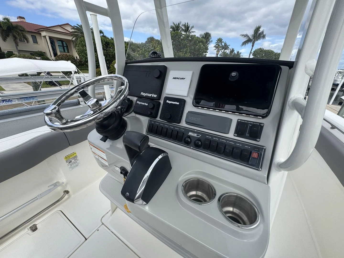 2022 Boston Whaler 230 OUTRAGE Image Thumbnail #15