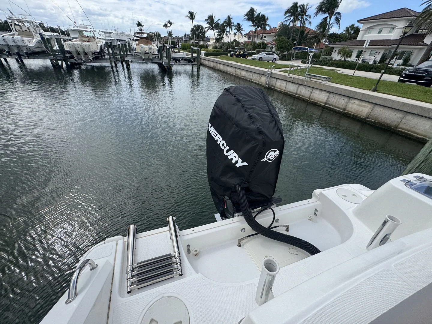 2022 Boston Whaler 230 OUTRAGE Image Thumbnail #12