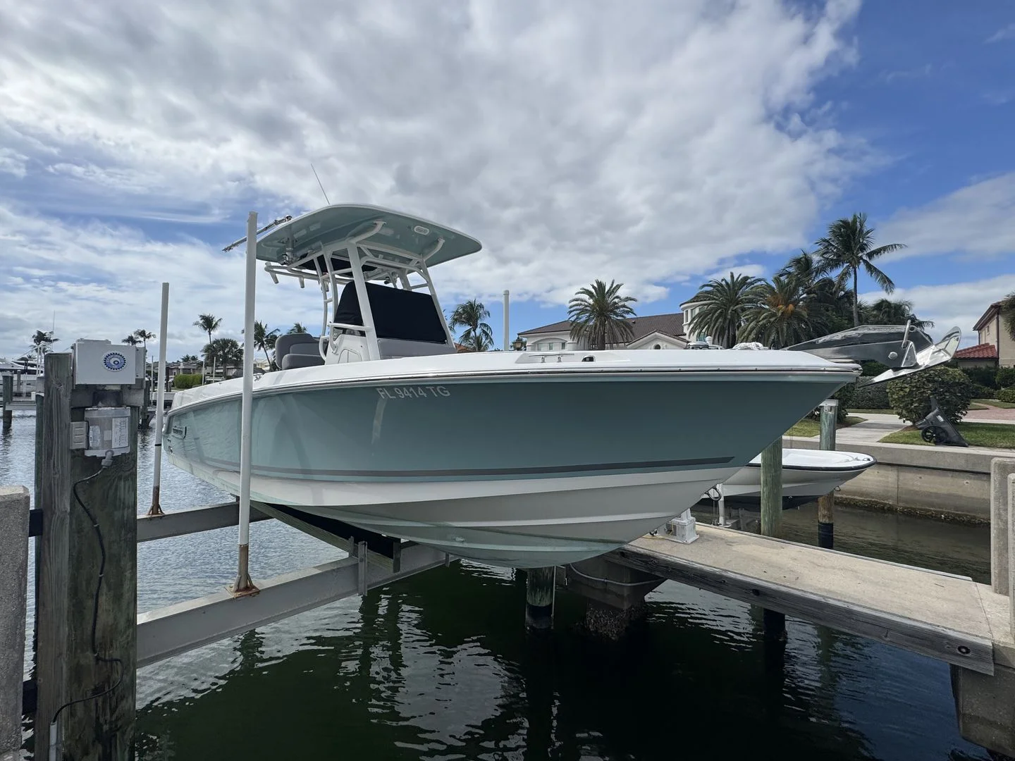 2022 Boston Whaler 230 OUTRAGE Image Thumbnail #0