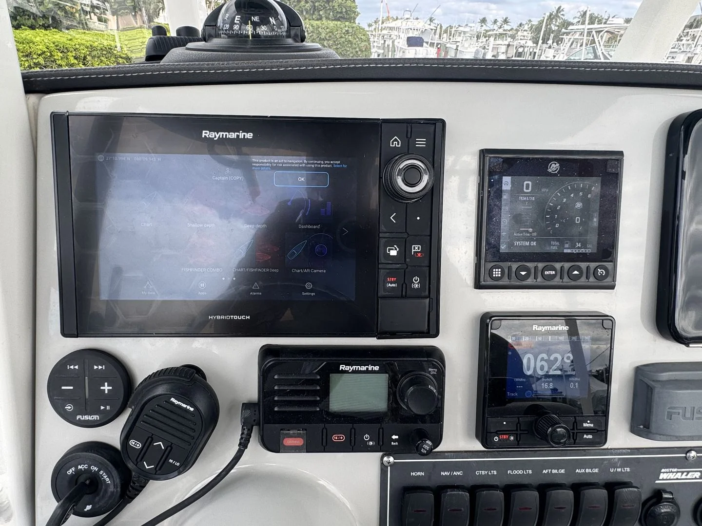 2022 Boston Whaler 230 OUTRAGE Image Thumbnail #16