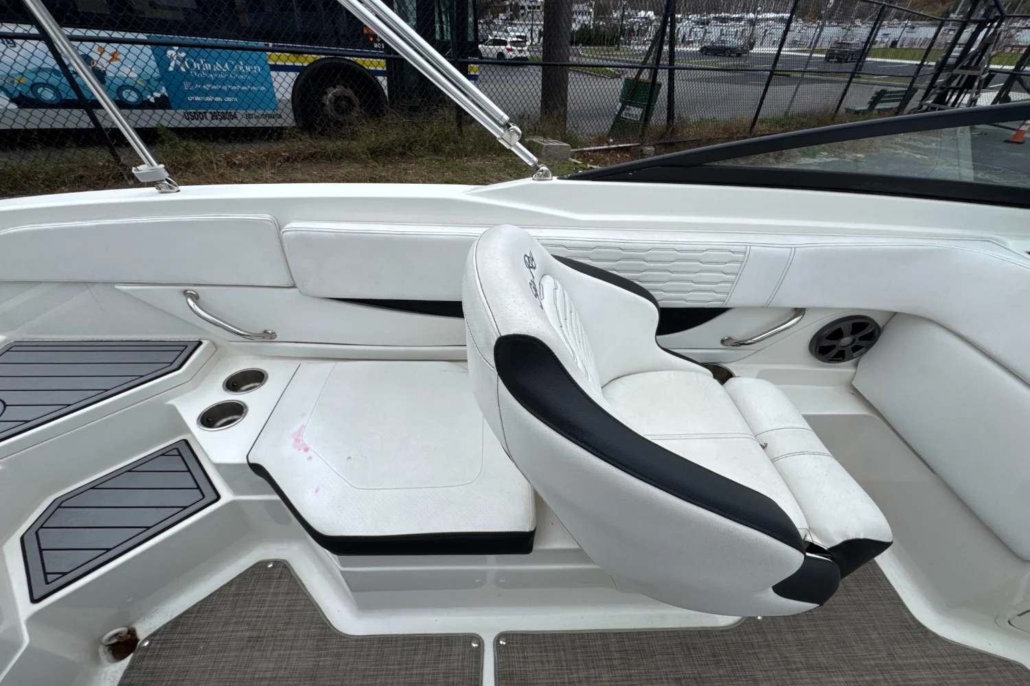 2021 Sea Ray SPX 210 OB Image Thumbnail #13