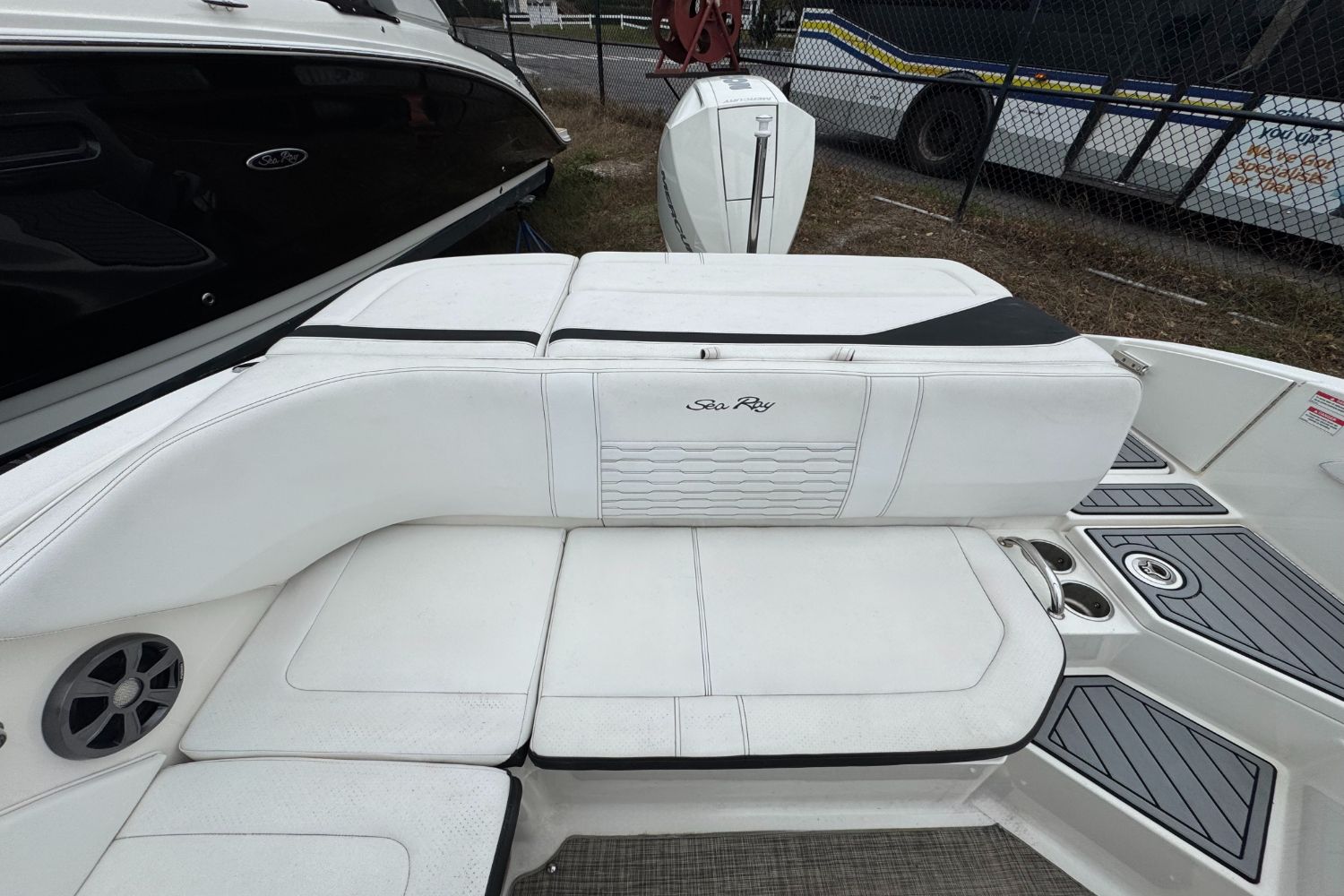 2021 Sea Ray SPX 210 OB Image Thumbnail #8