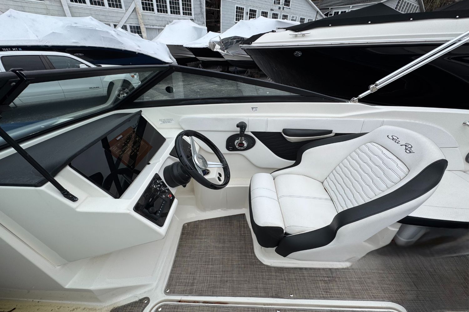 2021 Sea Ray SPX 210 OB Image Thumbnail #11