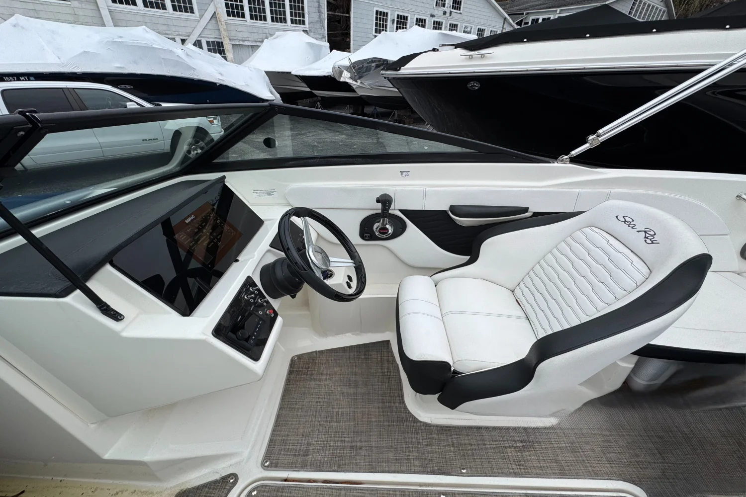 2021 Sea Ray SPX 210 OB Image Thumbnail #11