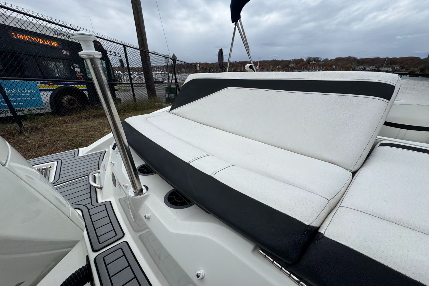 2021 Sea Ray SPX 210 OB Image Thumbnail #5