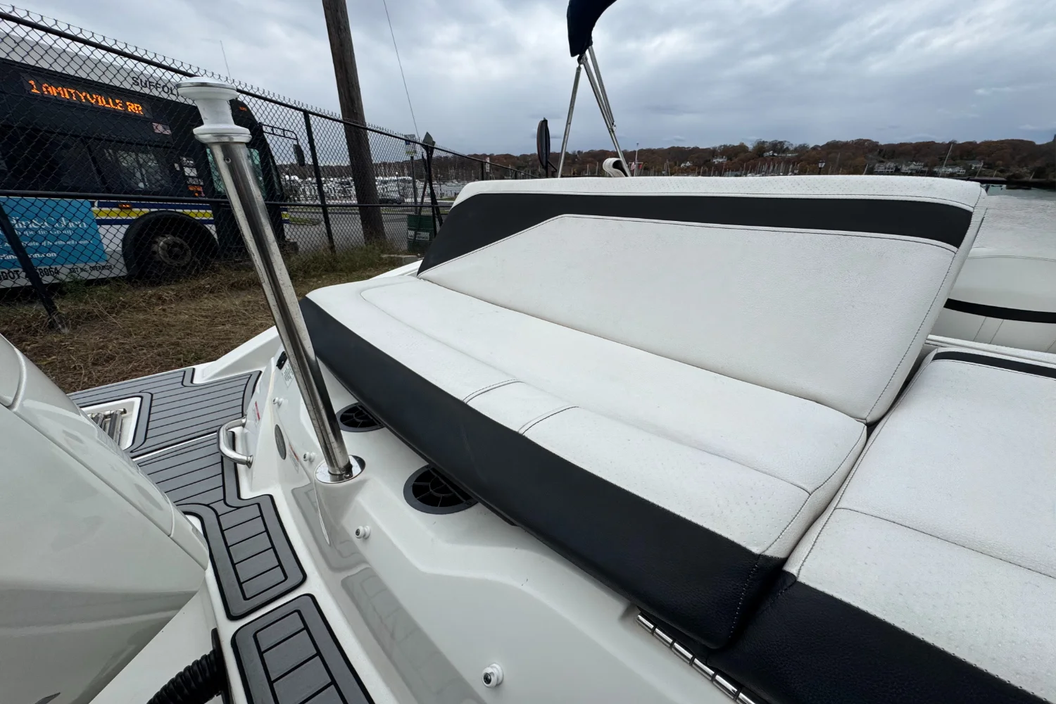 2021 Sea Ray SPX 210 OB Image Thumbnail #5