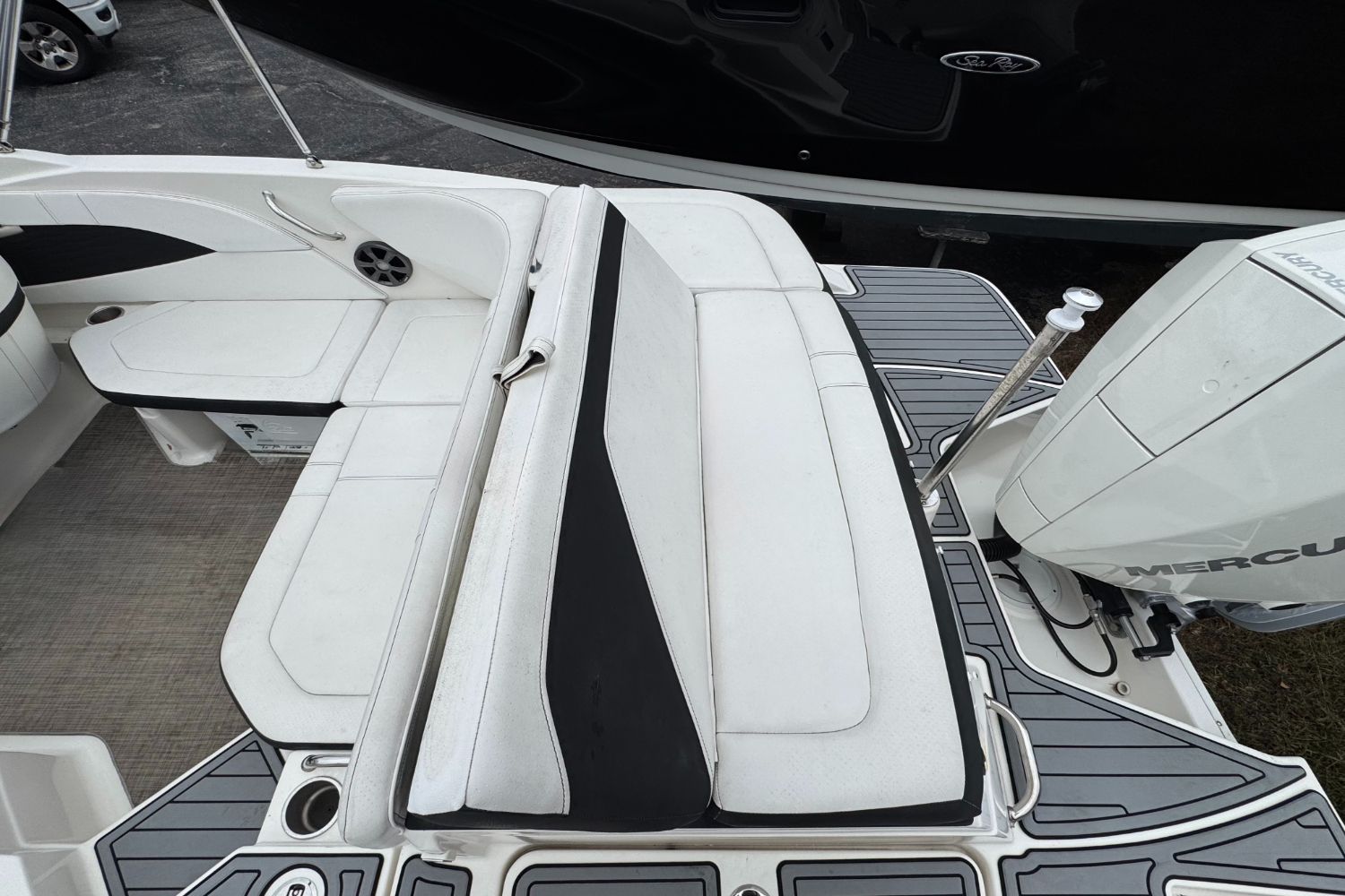 2021 Sea Ray SPX 210 OB Image Thumbnail #3