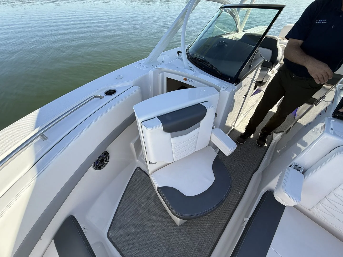 2021 Robalo R317 Image Thumbnail #40