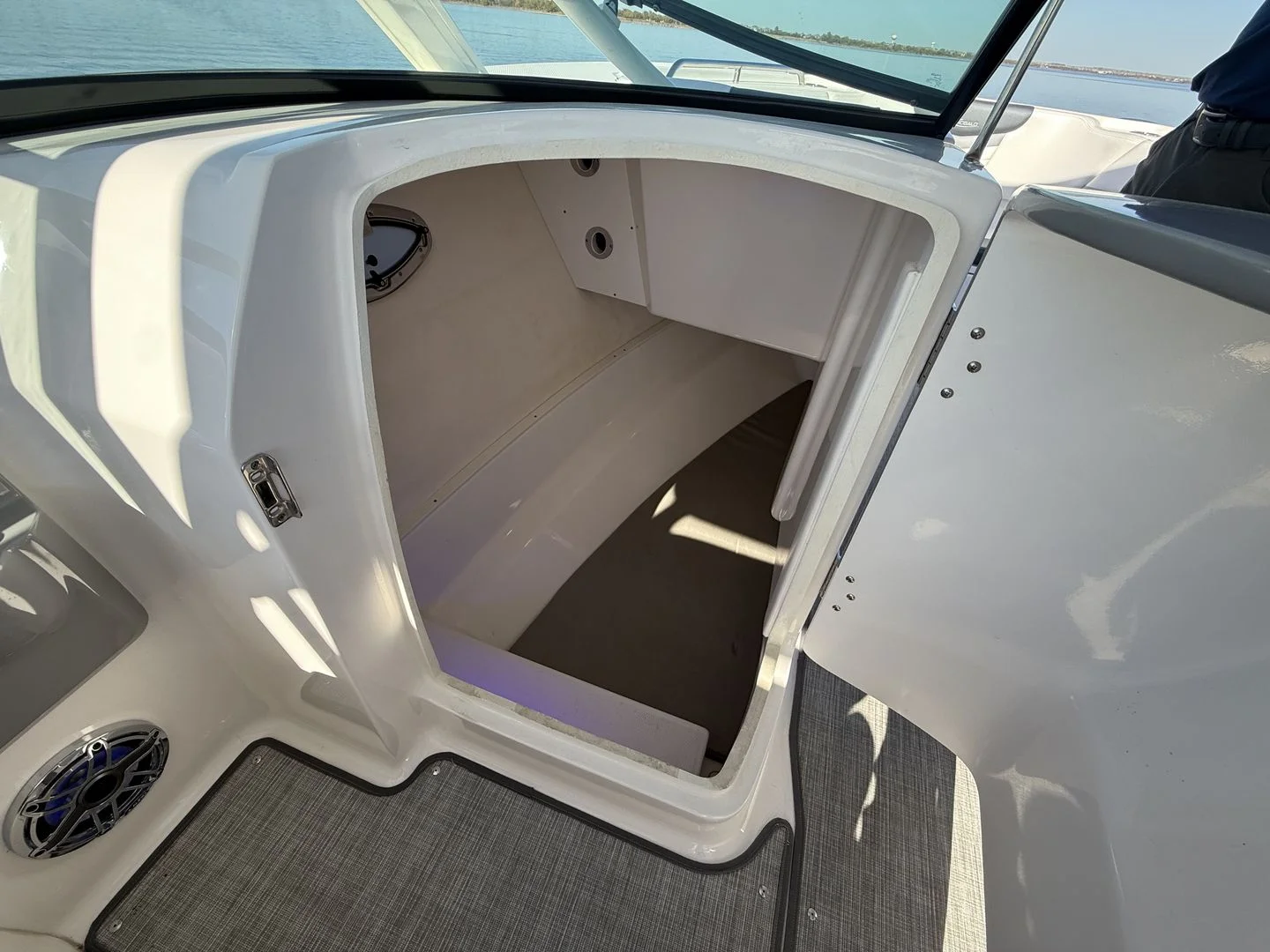 2021 Robalo R317 Image Thumbnail #33