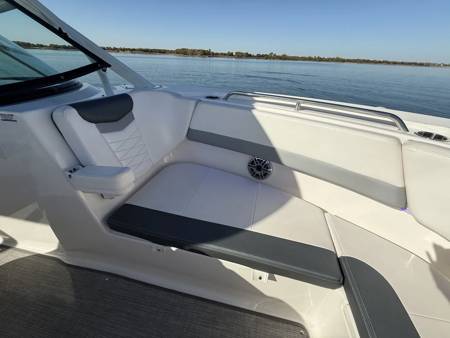 2021 Robalo R317 Image Thumbnail #44