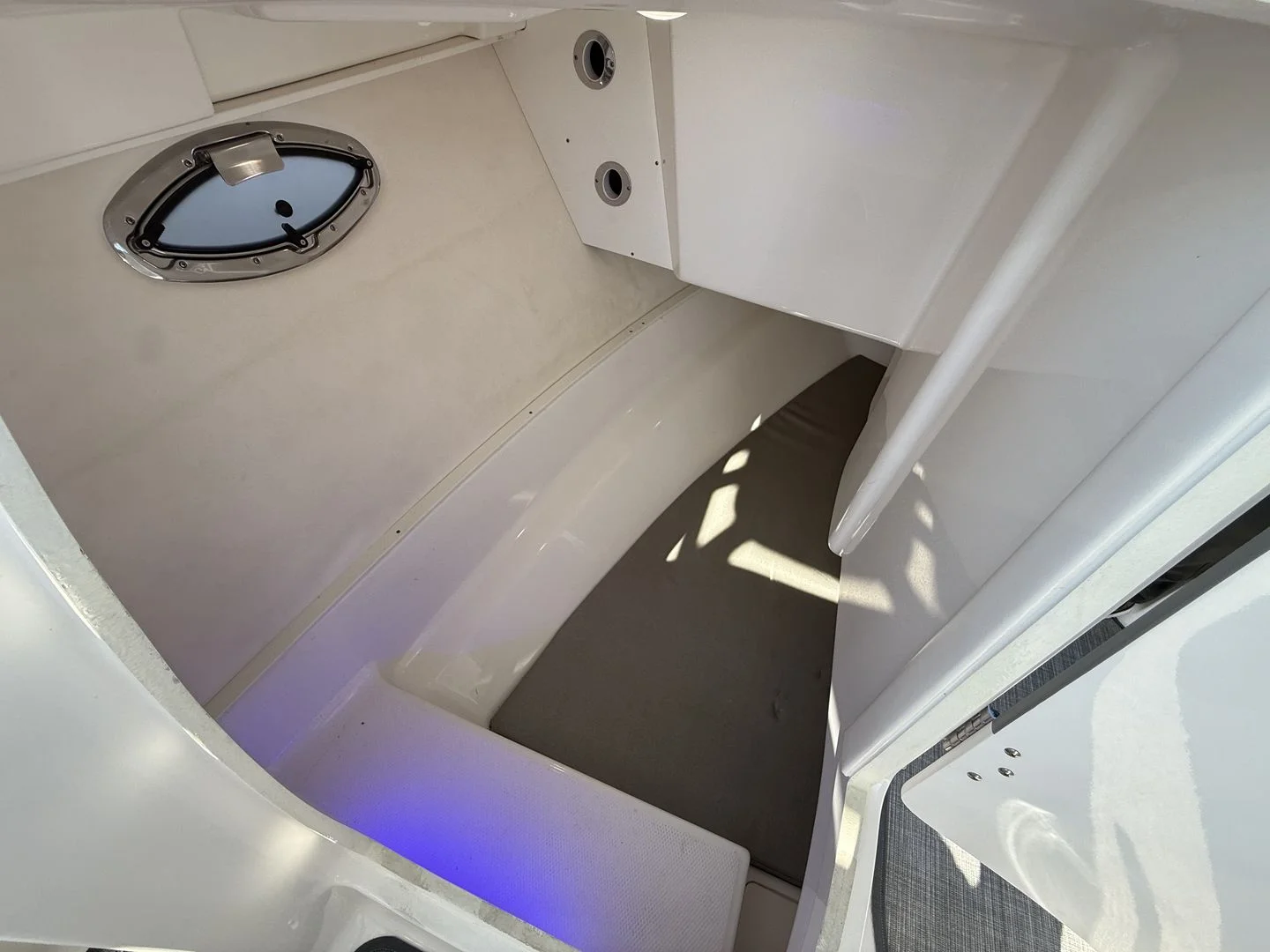 2021 Robalo R317 Image Thumbnail #34