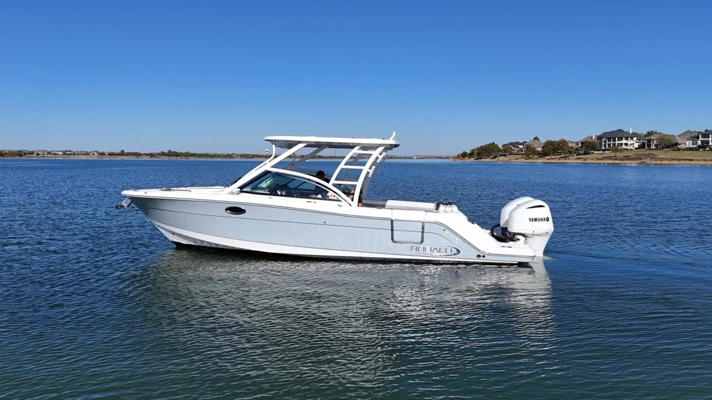 2021 Robalo R317 Image Thumbnail #0