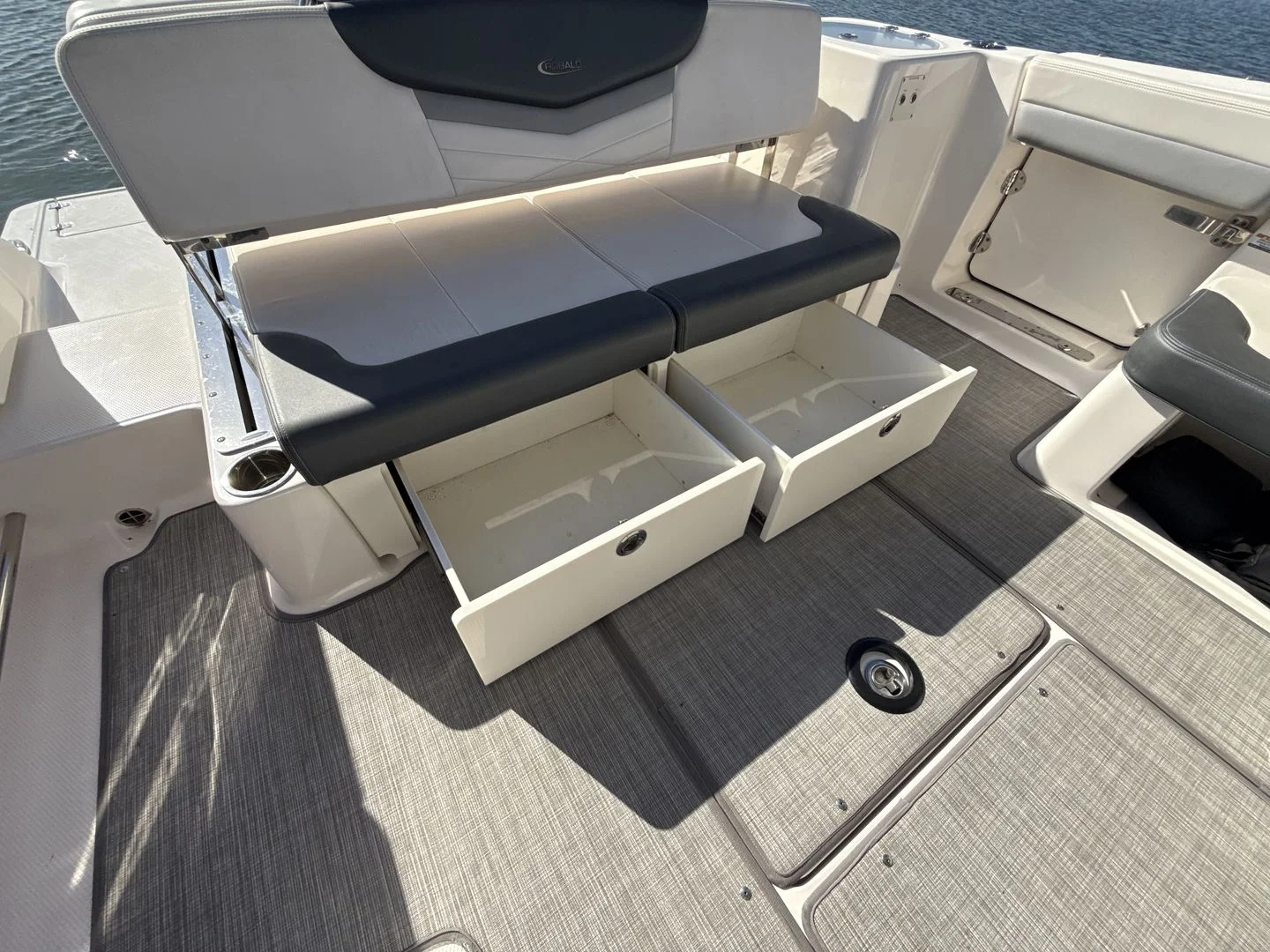 2021 Robalo R317 Image Thumbnail #17