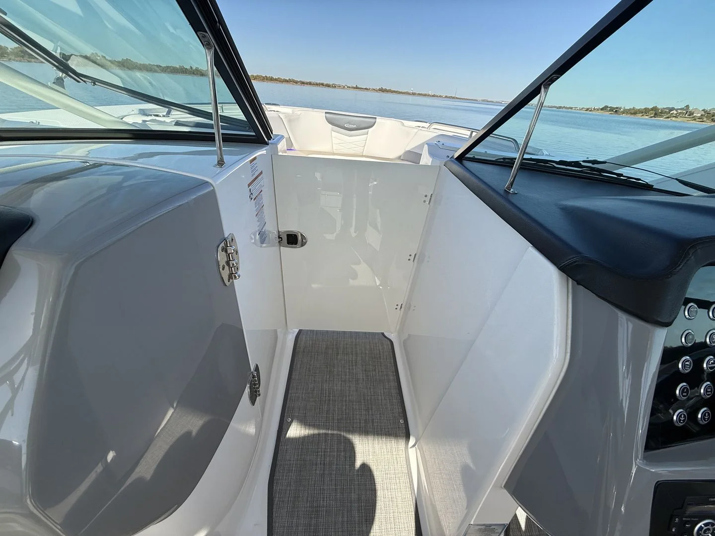 2021 Robalo R317 Image Thumbnail #35