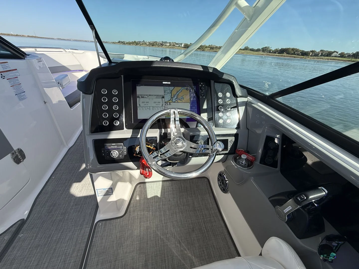 2021 Robalo R317 Image Thumbnail #28