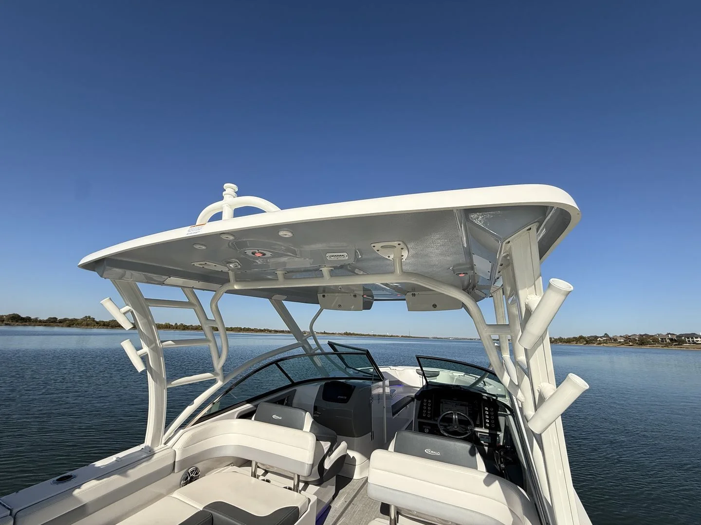 2021 Robalo R317 Image Thumbnail #9
