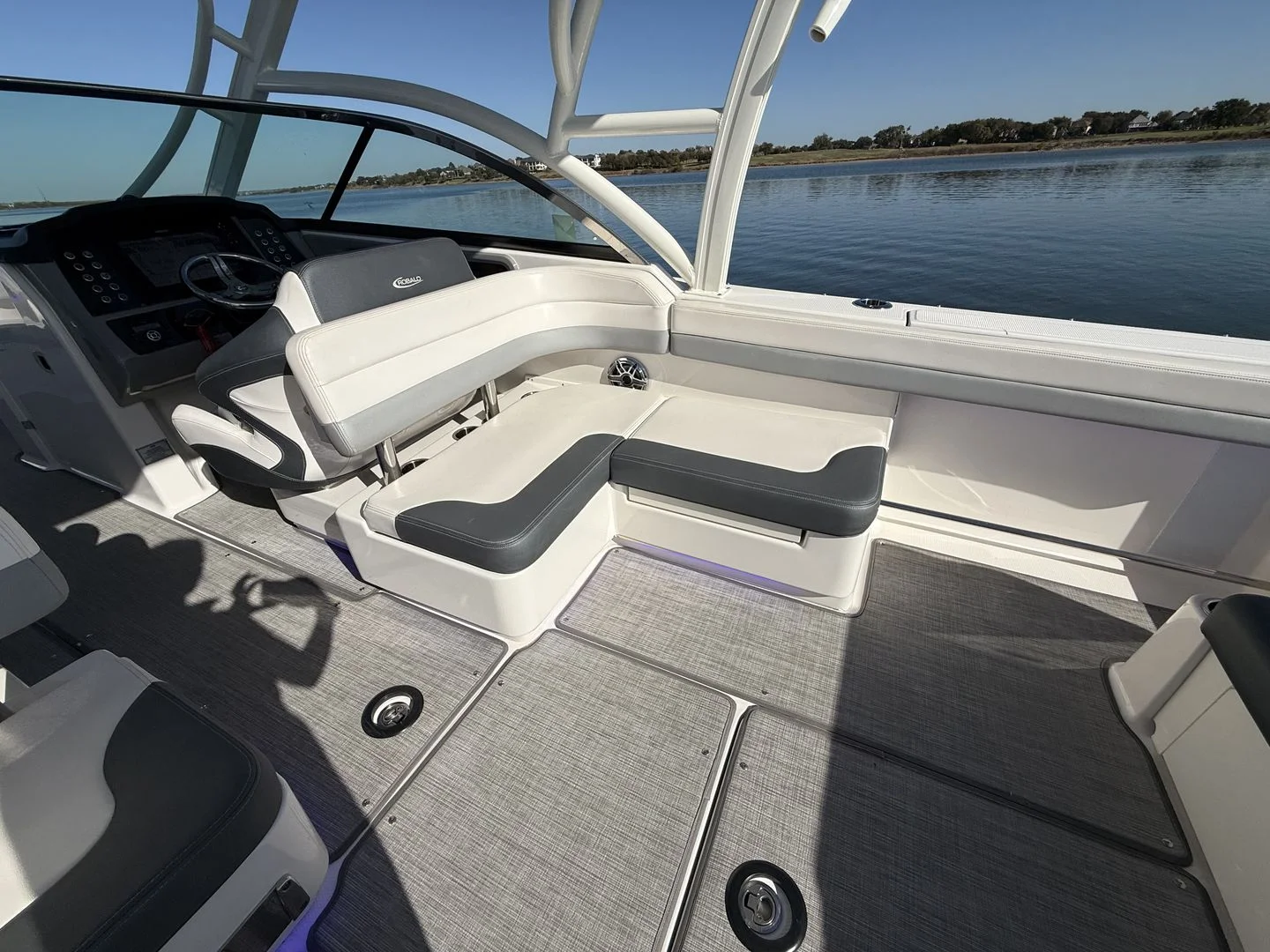 2021 Robalo R317 Image Thumbnail #22