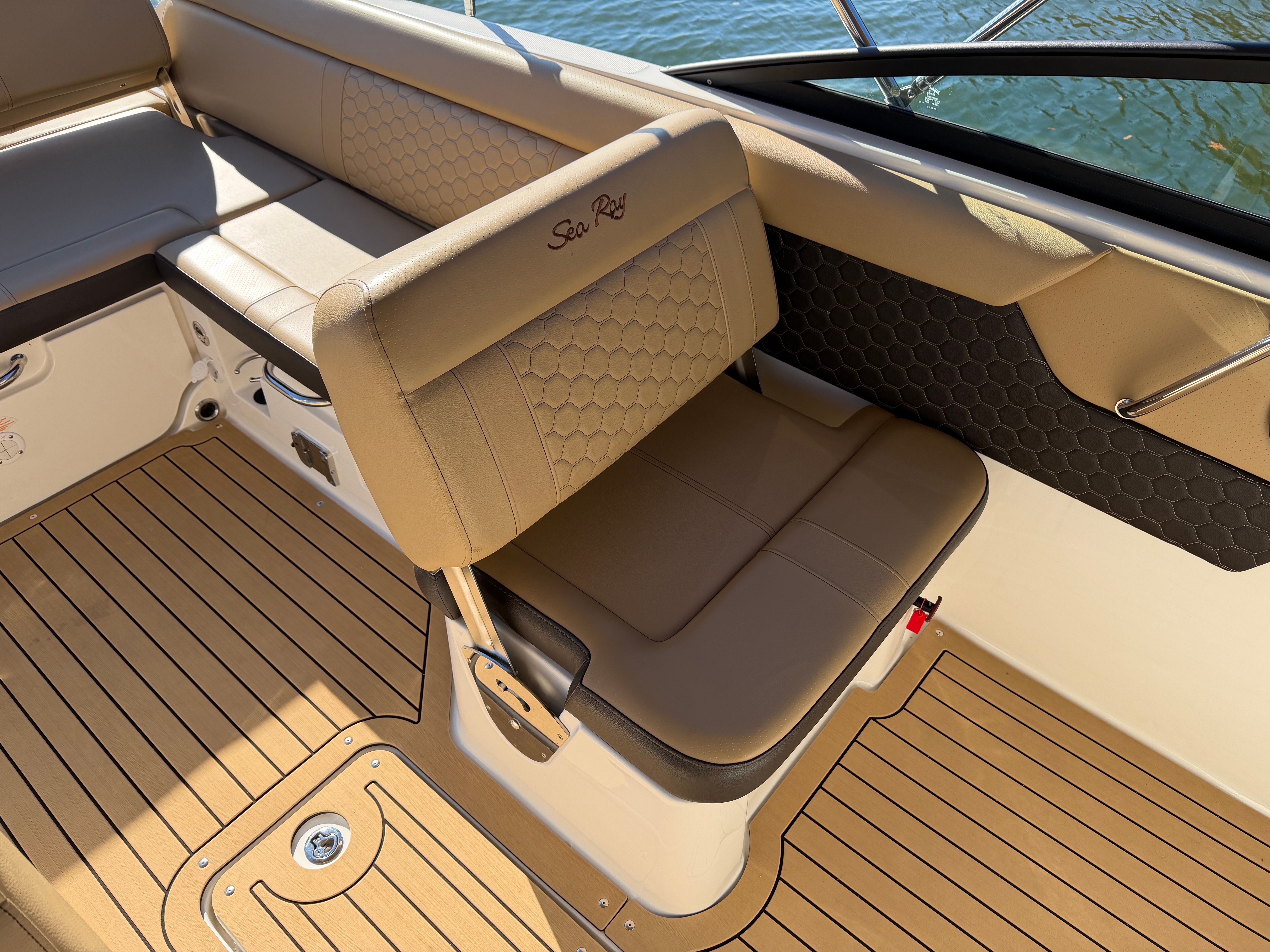 2021 Sea Ray 250 SDX Image Thumbnail #26