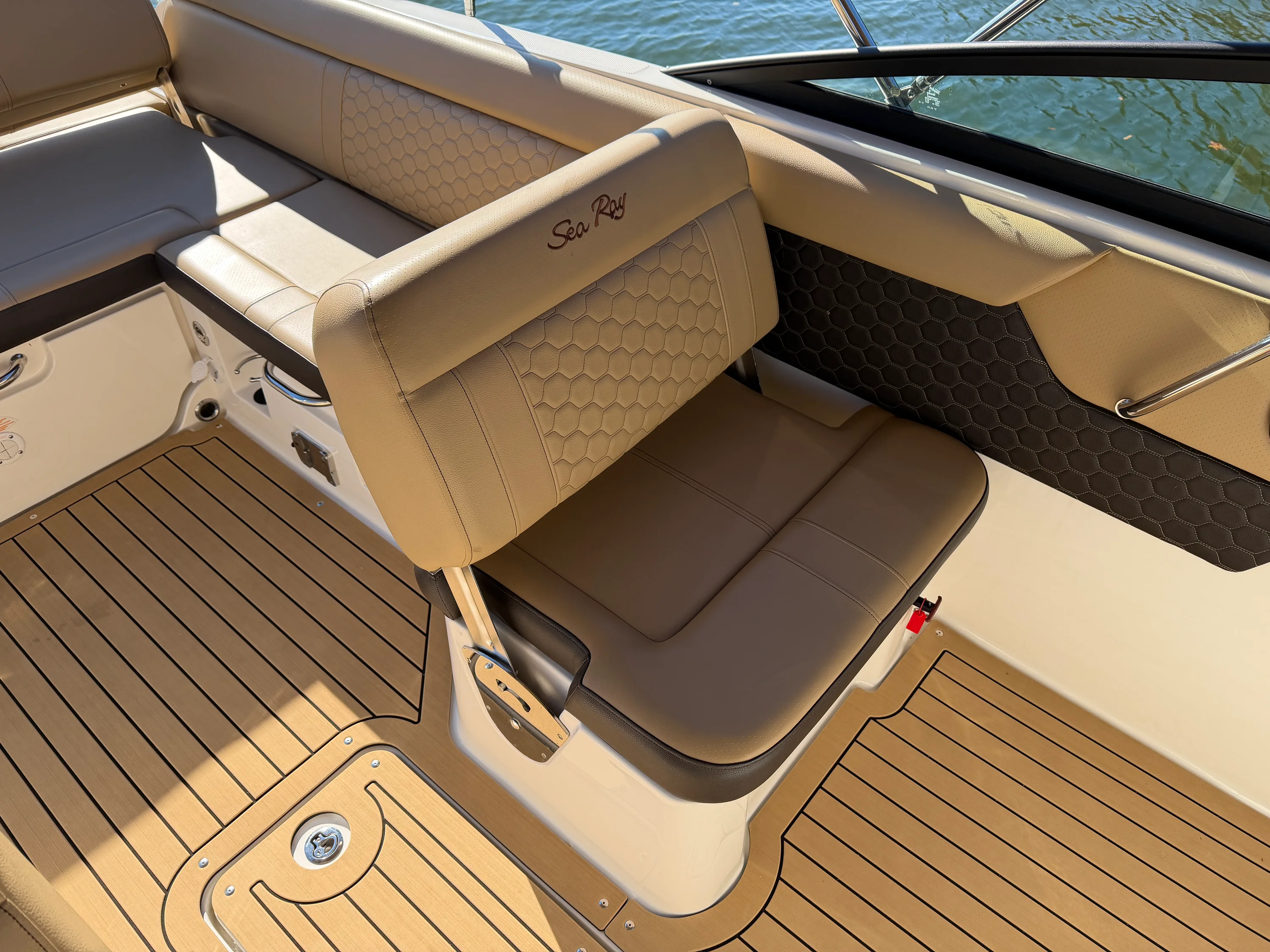 2021 Sea Ray 250 SDX Image Thumbnail #26