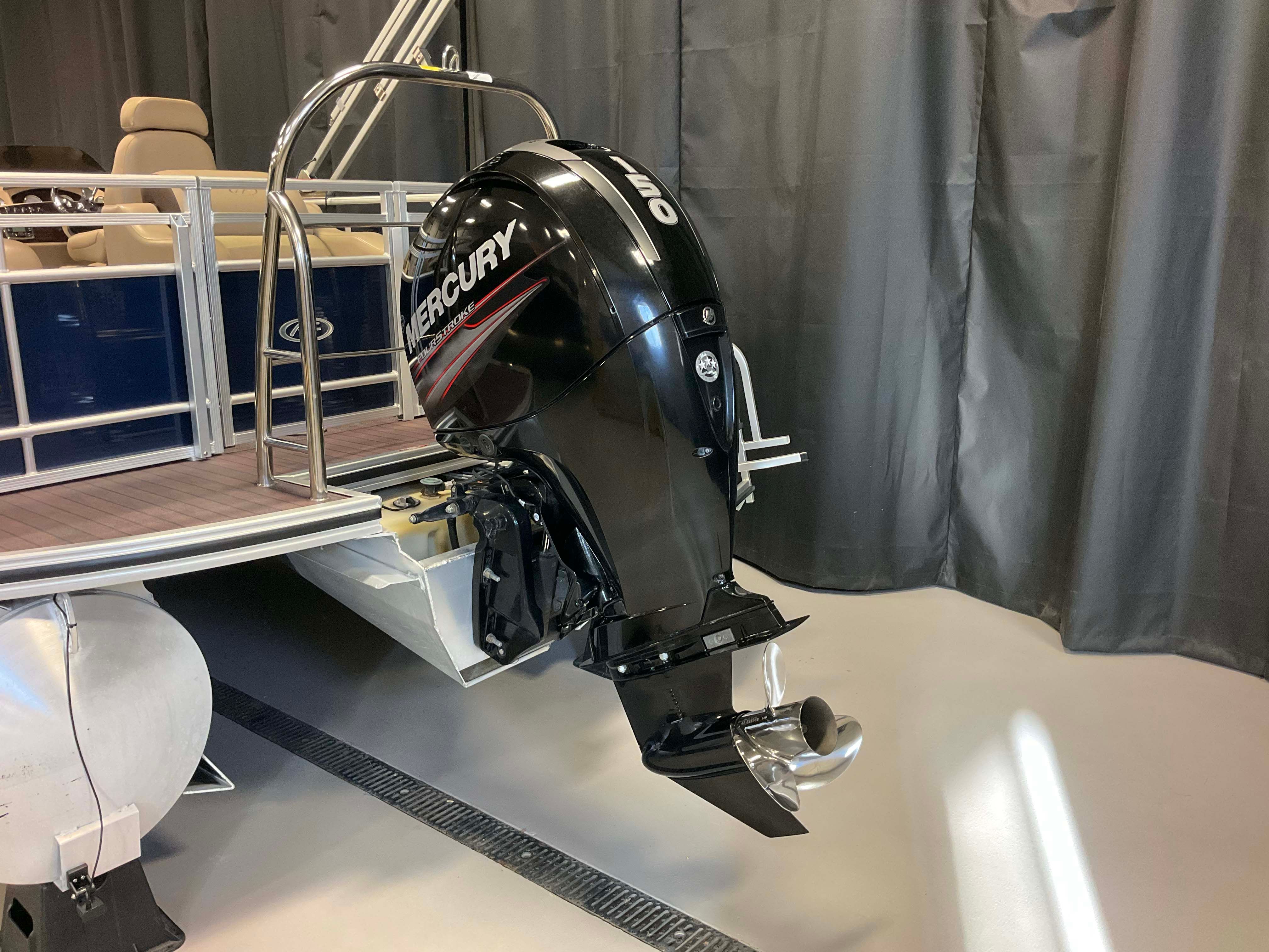 2014 Harris Sunliner 220 Image Thumbnail #4