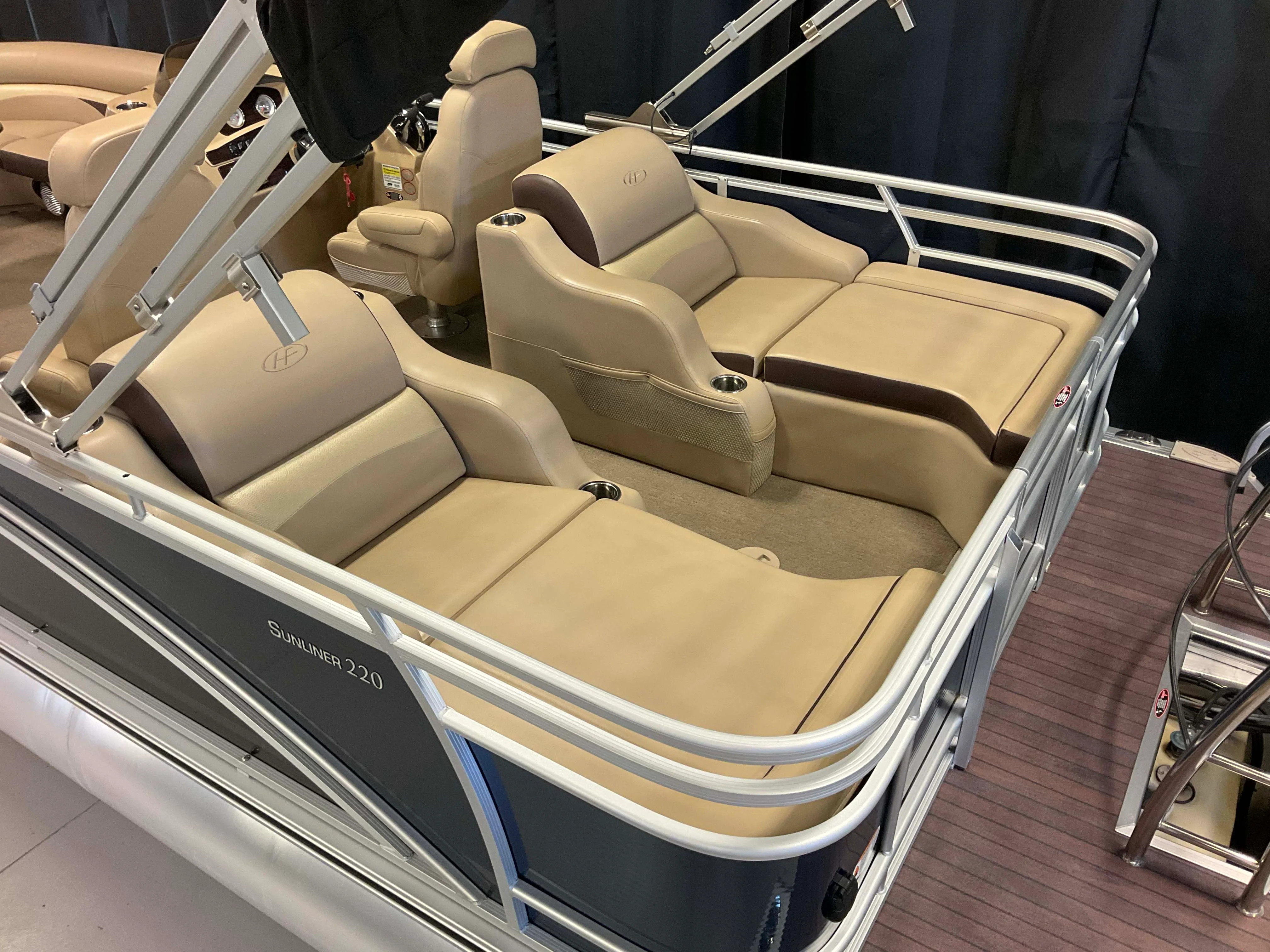 2014 Harris Sunliner 220 Image Thumbnail #10