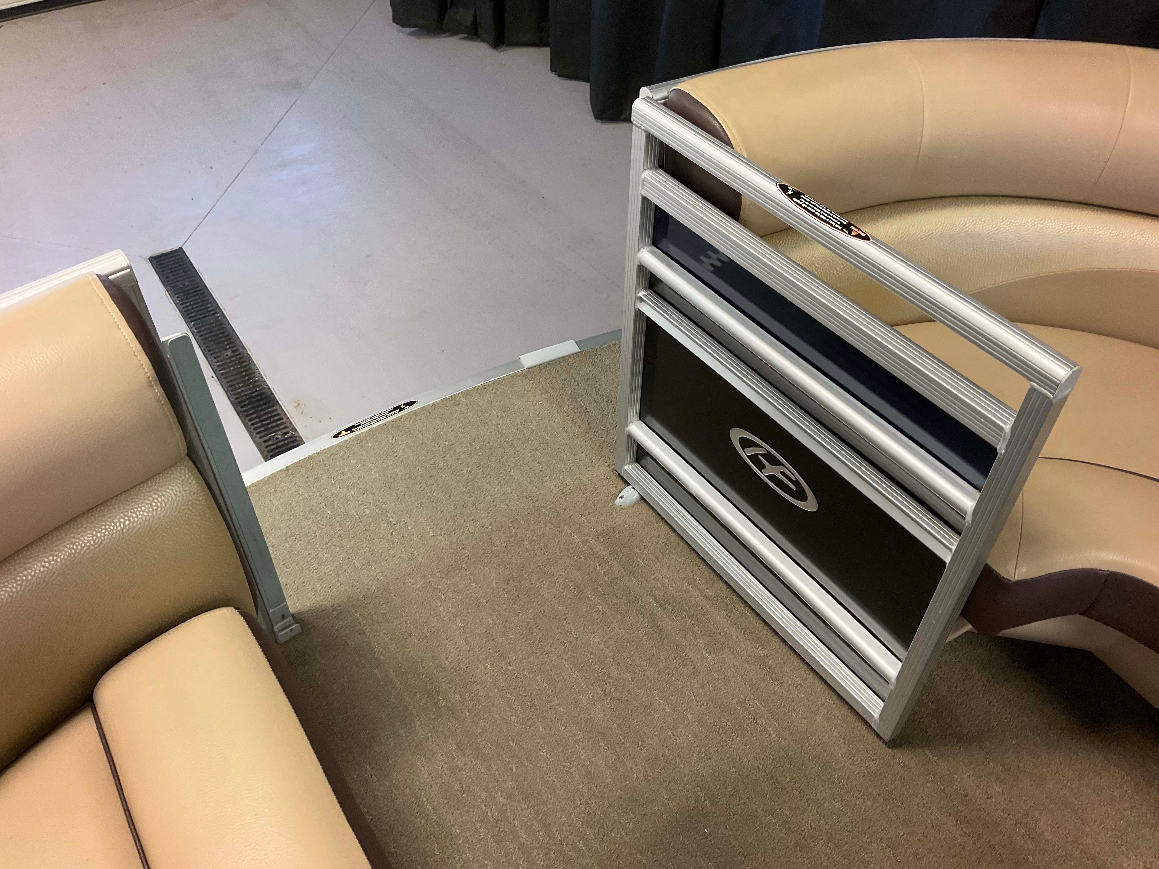 2014 Harris Sunliner 220 Image Thumbnail #18