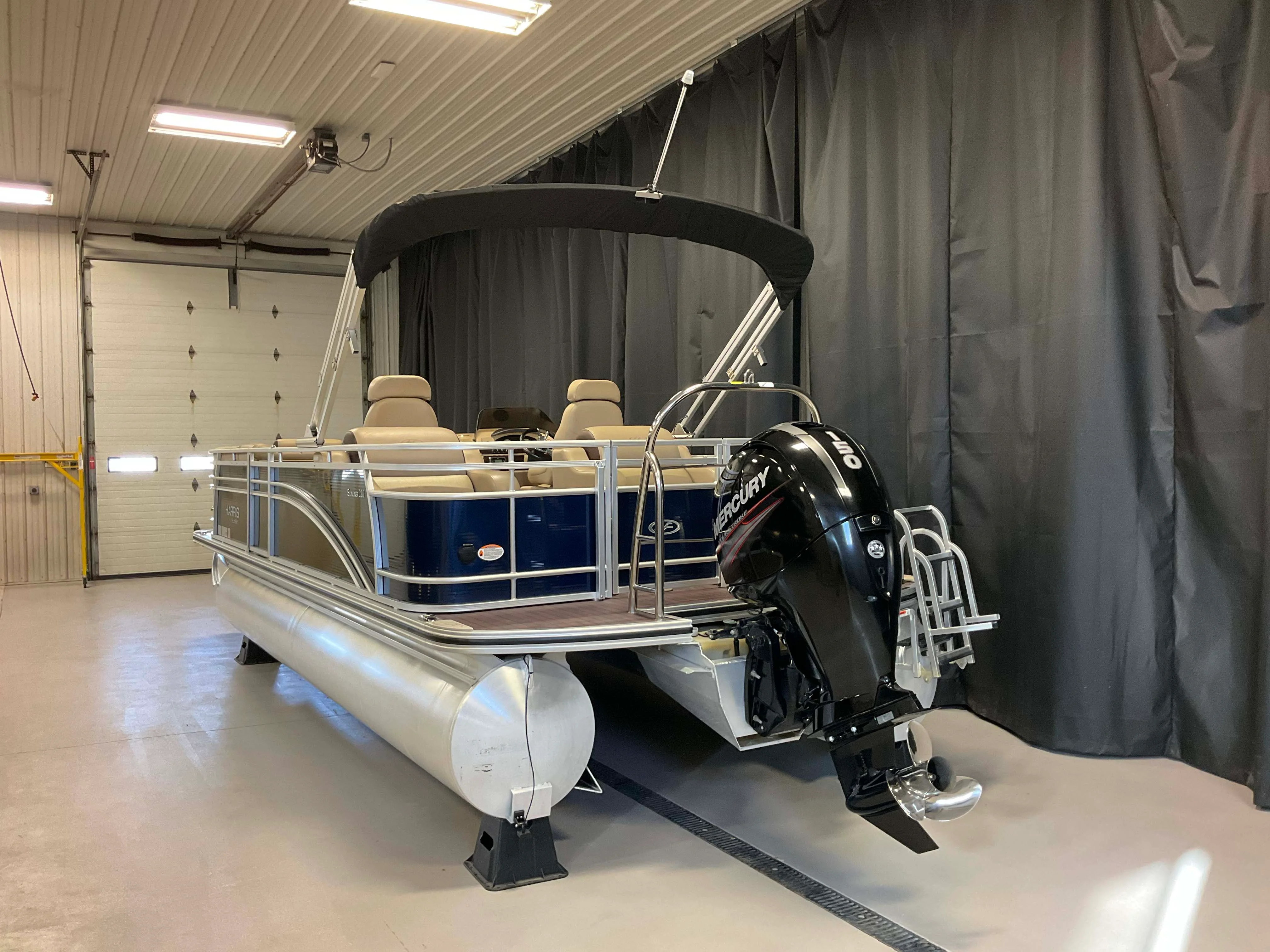 2014 Harris Sunliner 220 Image Thumbnail #2