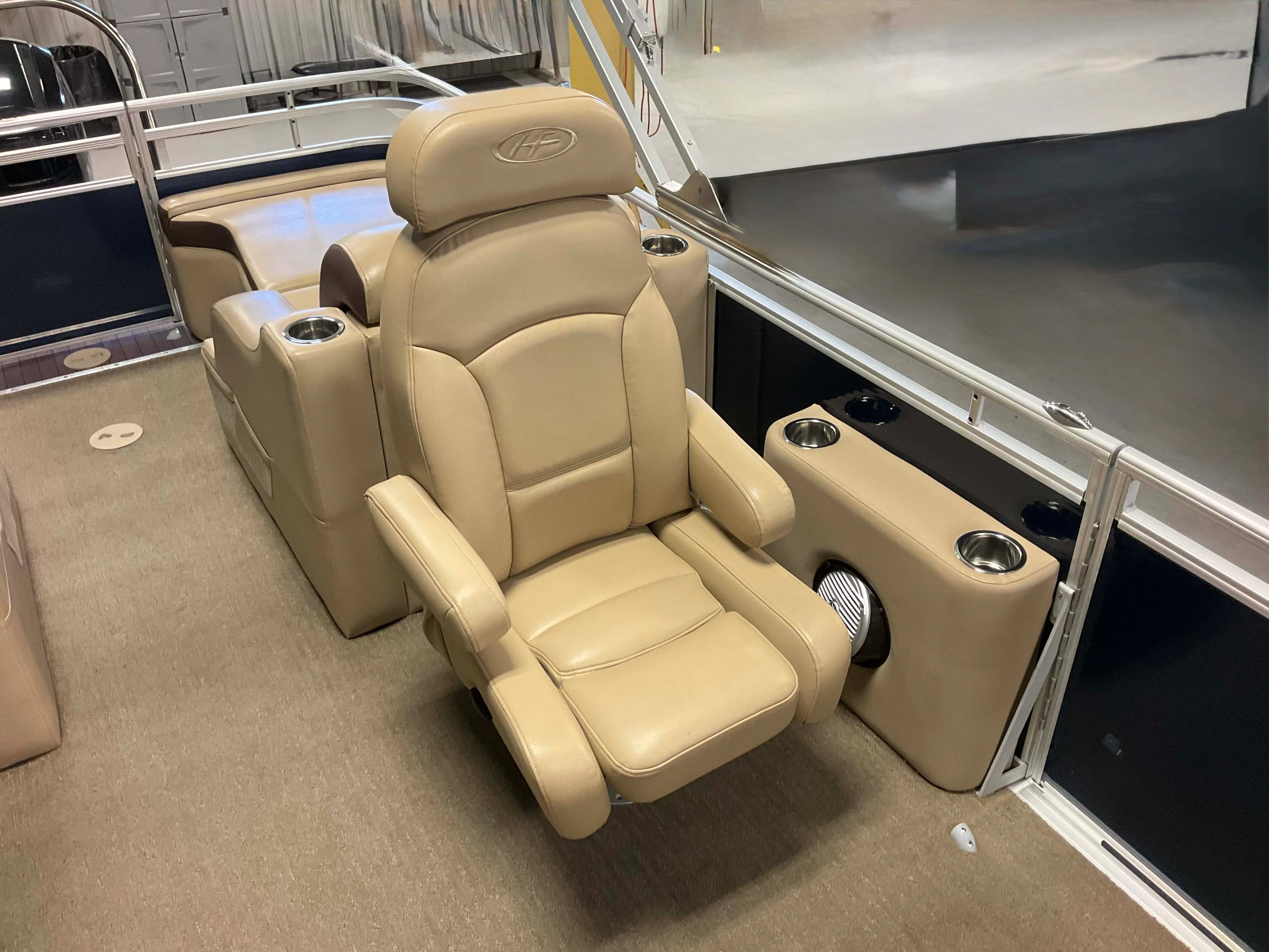 2014 Harris Sunliner 220 Image Thumbnail #33