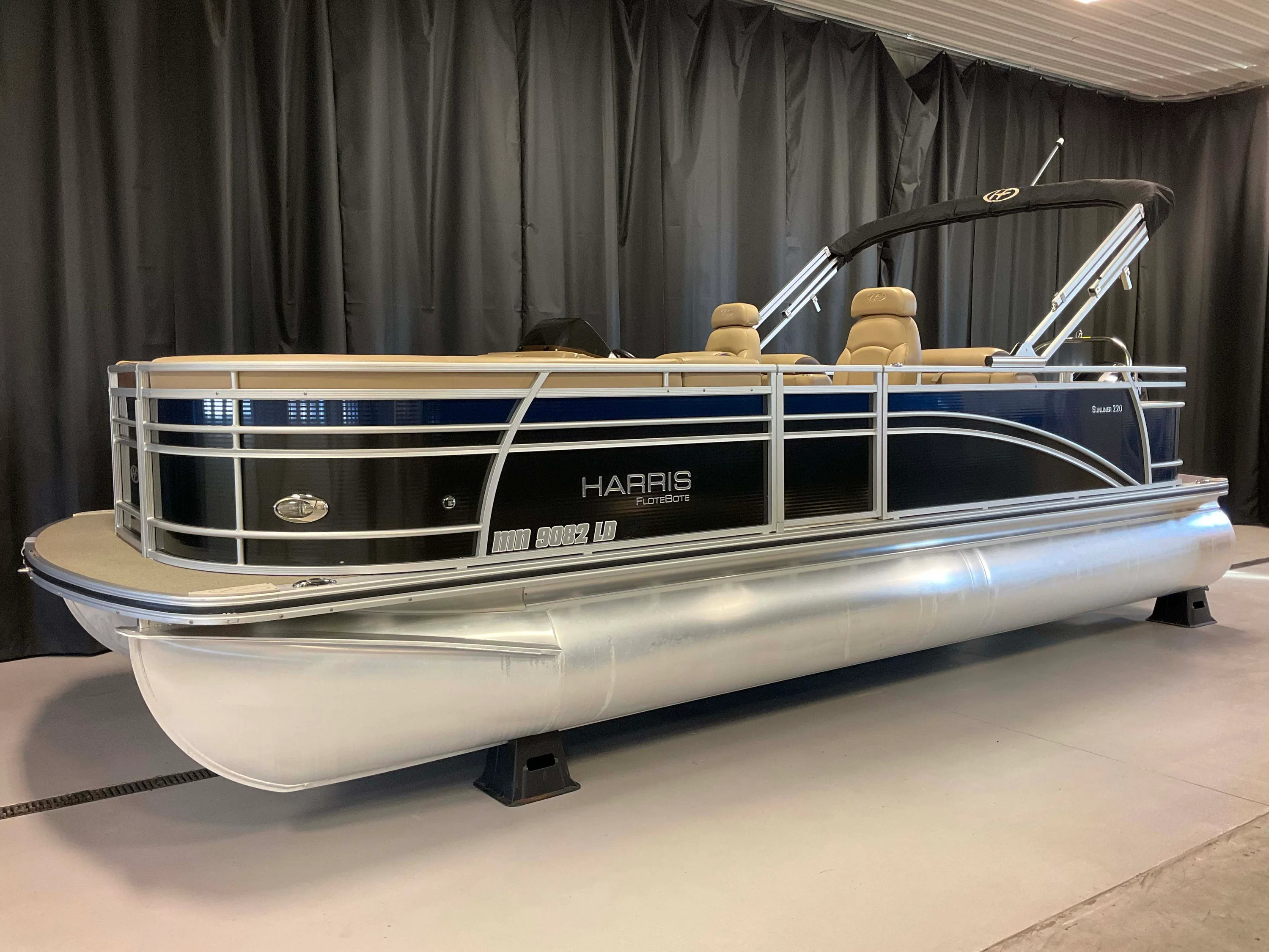 2014 Harris Sunliner 220 Image Thumbnail #1