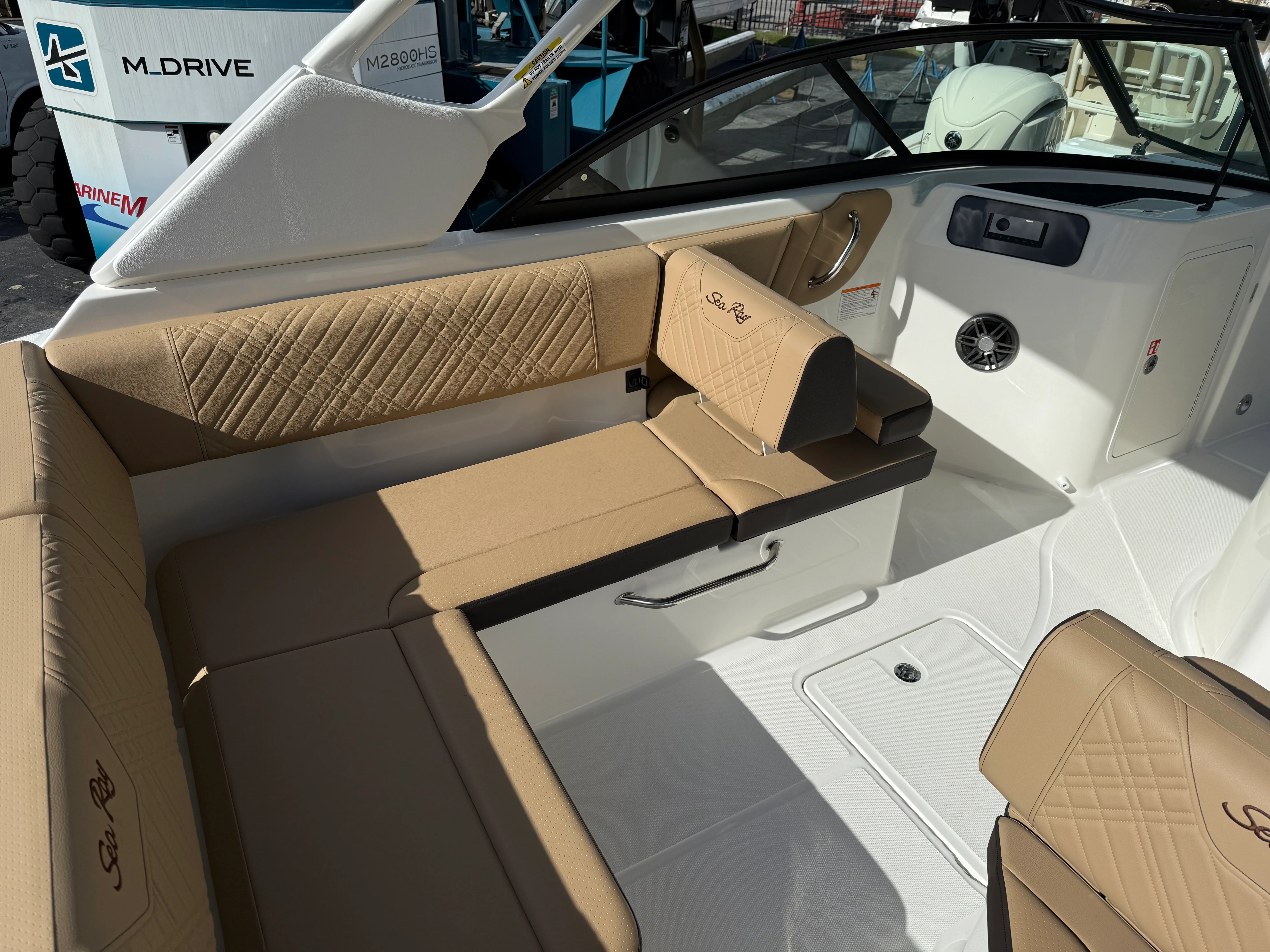 2026 Sea Ray SDX 230 Outboard Image Thumbnail #6