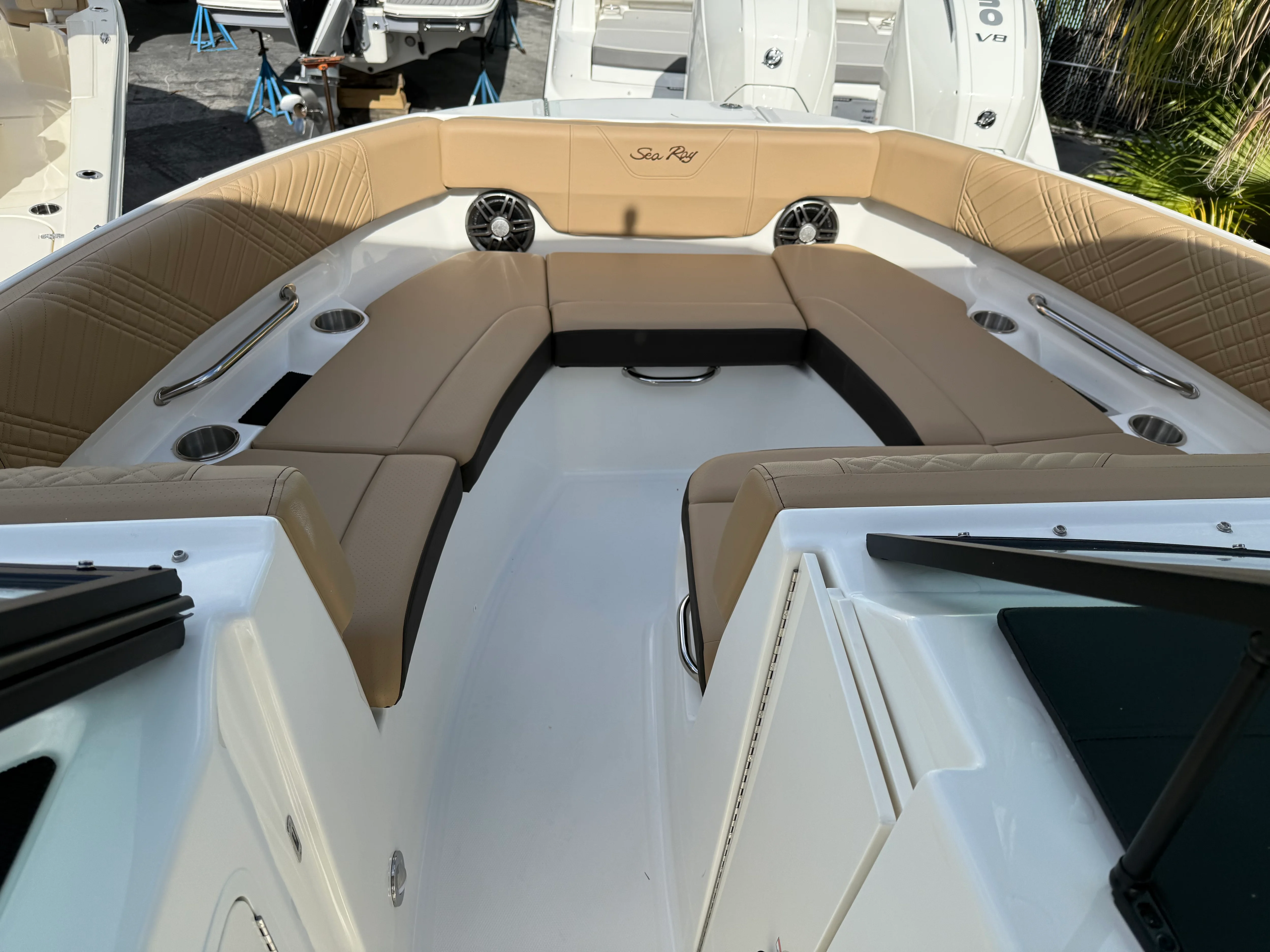 2026 Sea Ray SDX 230 Outboard Image Thumbnail #11