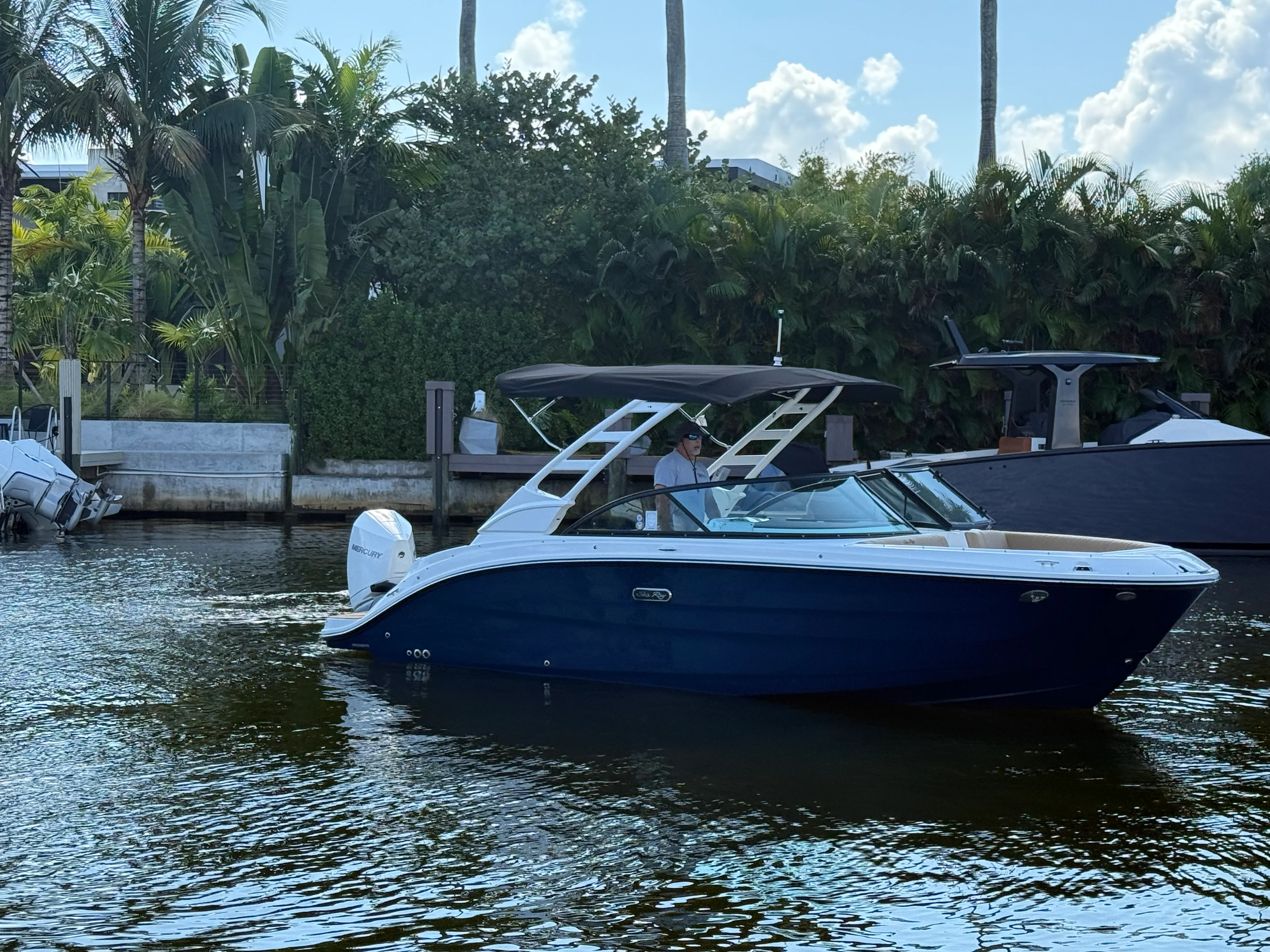 2026 Sea Ray SDX 230 Outboard Image Thumbnail #0