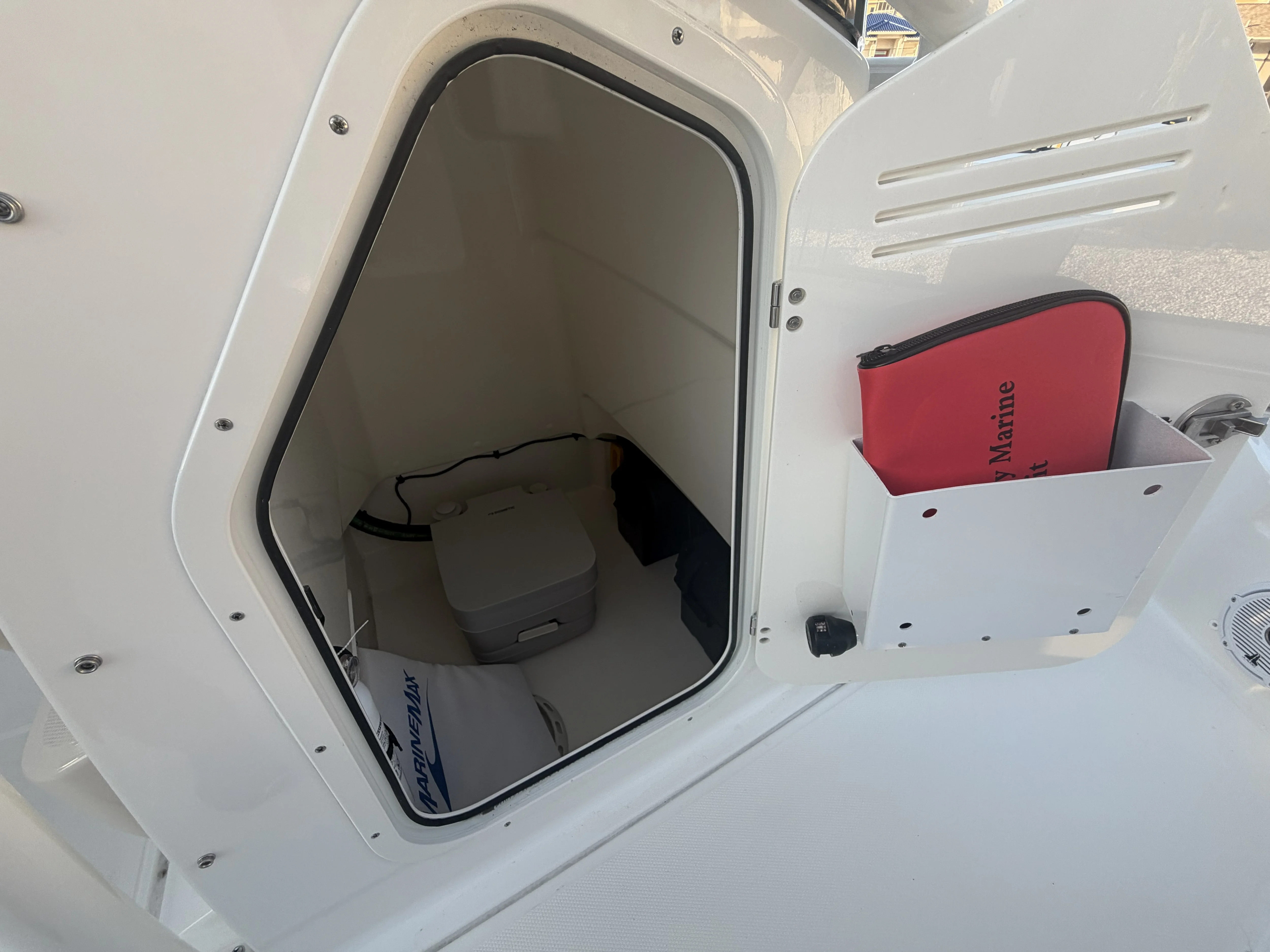 2024 Boston Whaler 210 MONTAUK Image Thumbnail #25