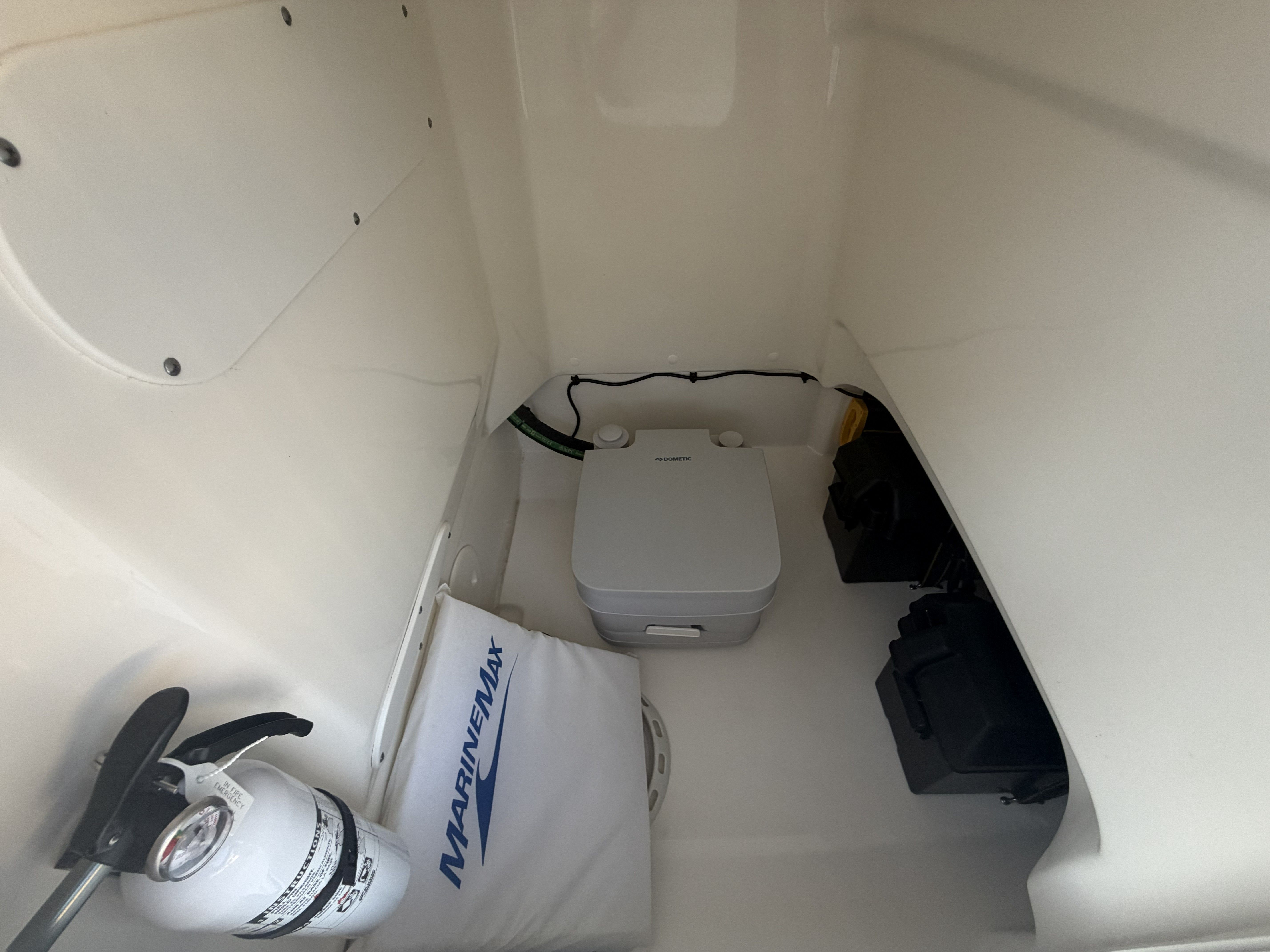 2024 Boston Whaler 210 MONTAUK Image Thumbnail #26