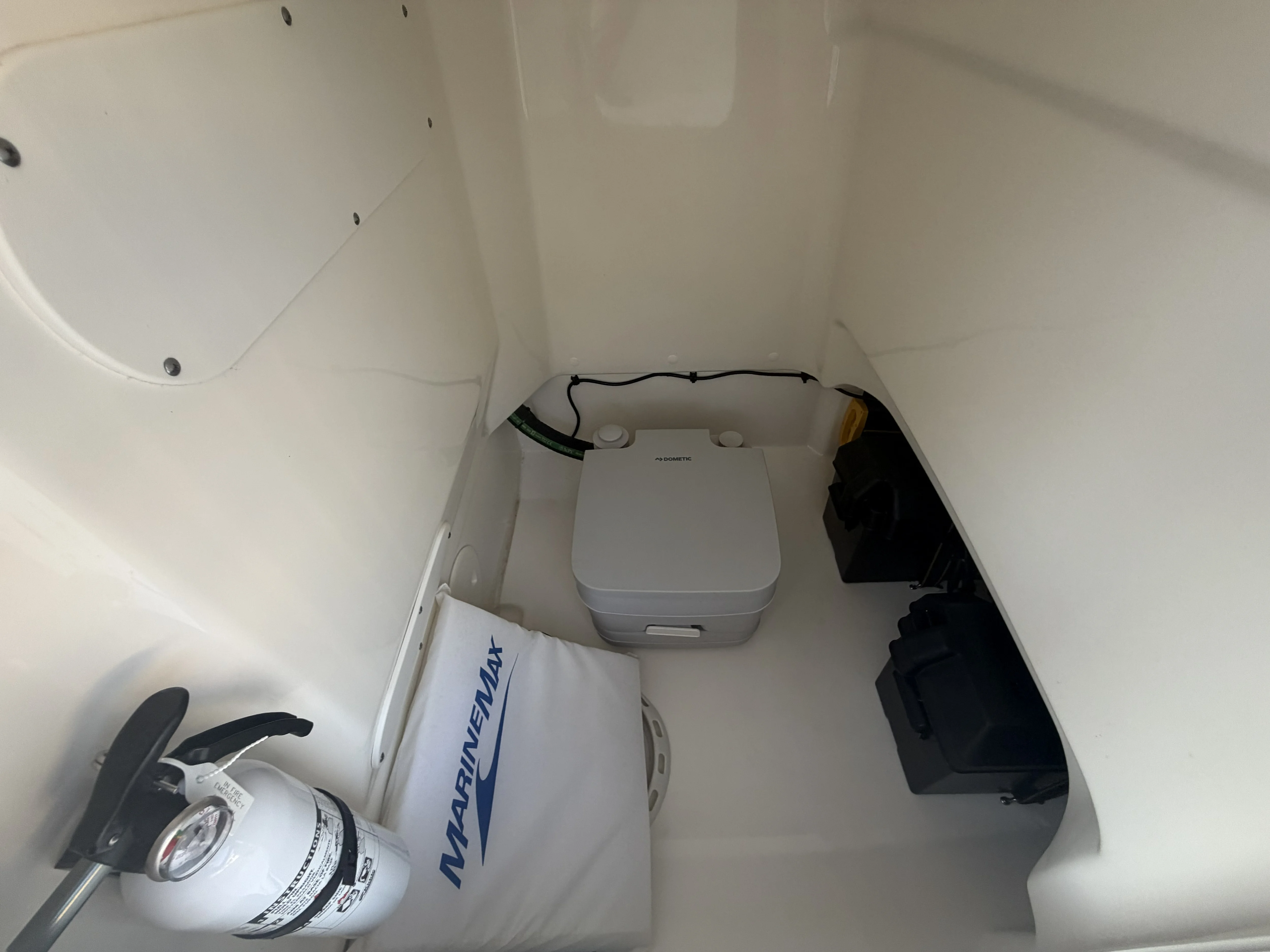 2024 Boston Whaler 210 MONTAUK Image Thumbnail #26