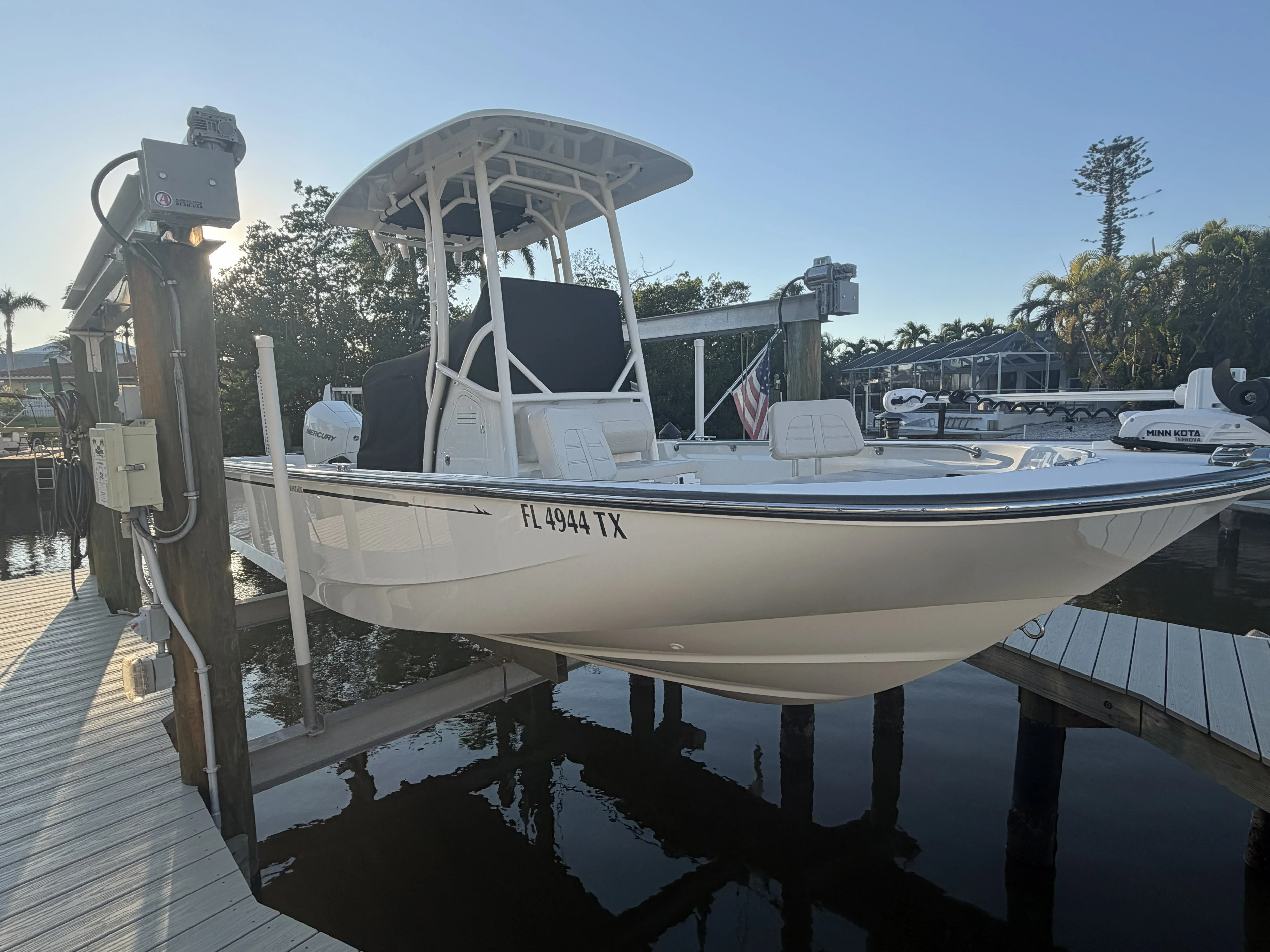 2024 Boston Whaler 210 MONTAUK Image Thumbnail #2