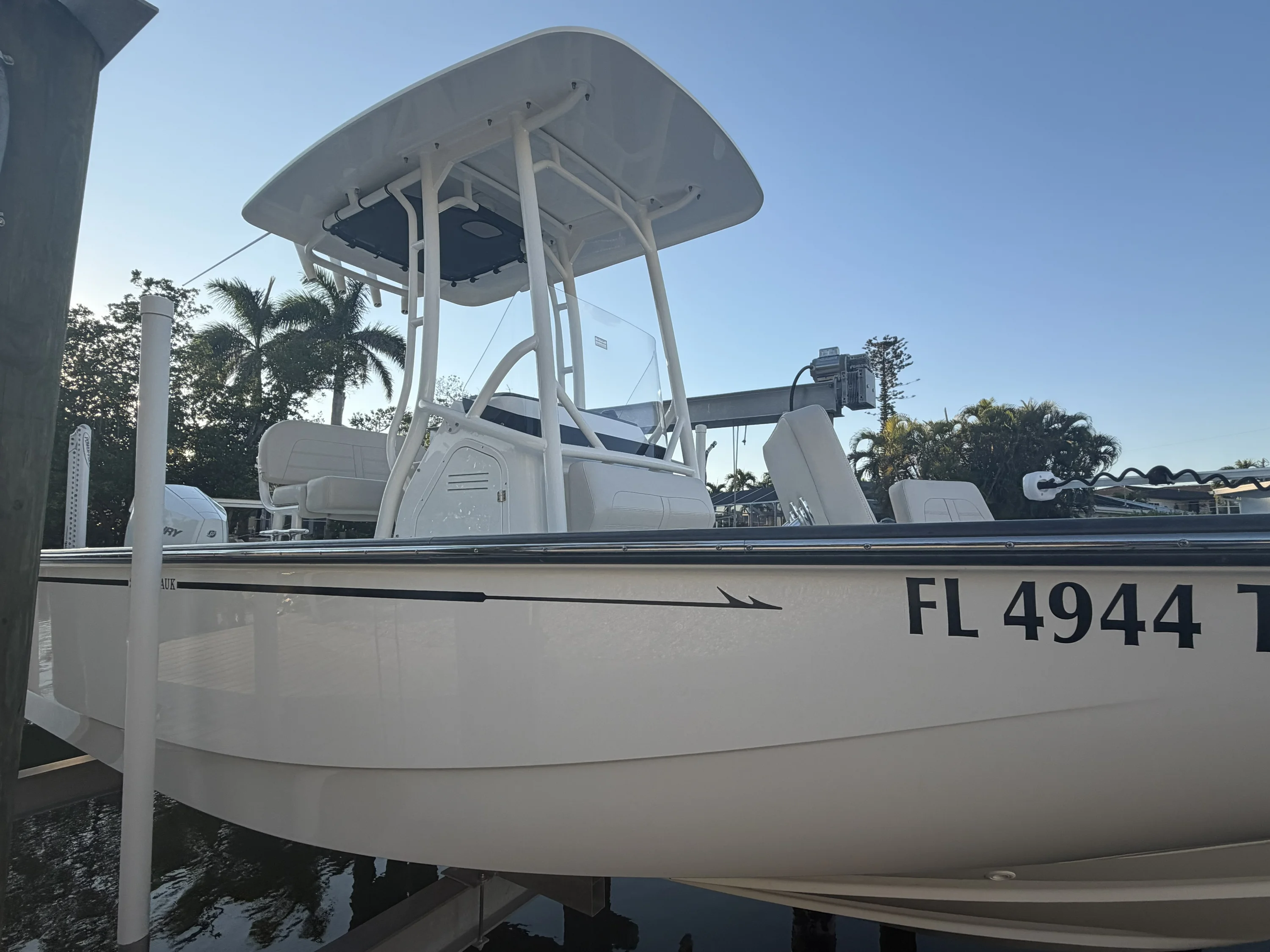 2024 Boston Whaler 210 MONTAUK Image Thumbnail #3