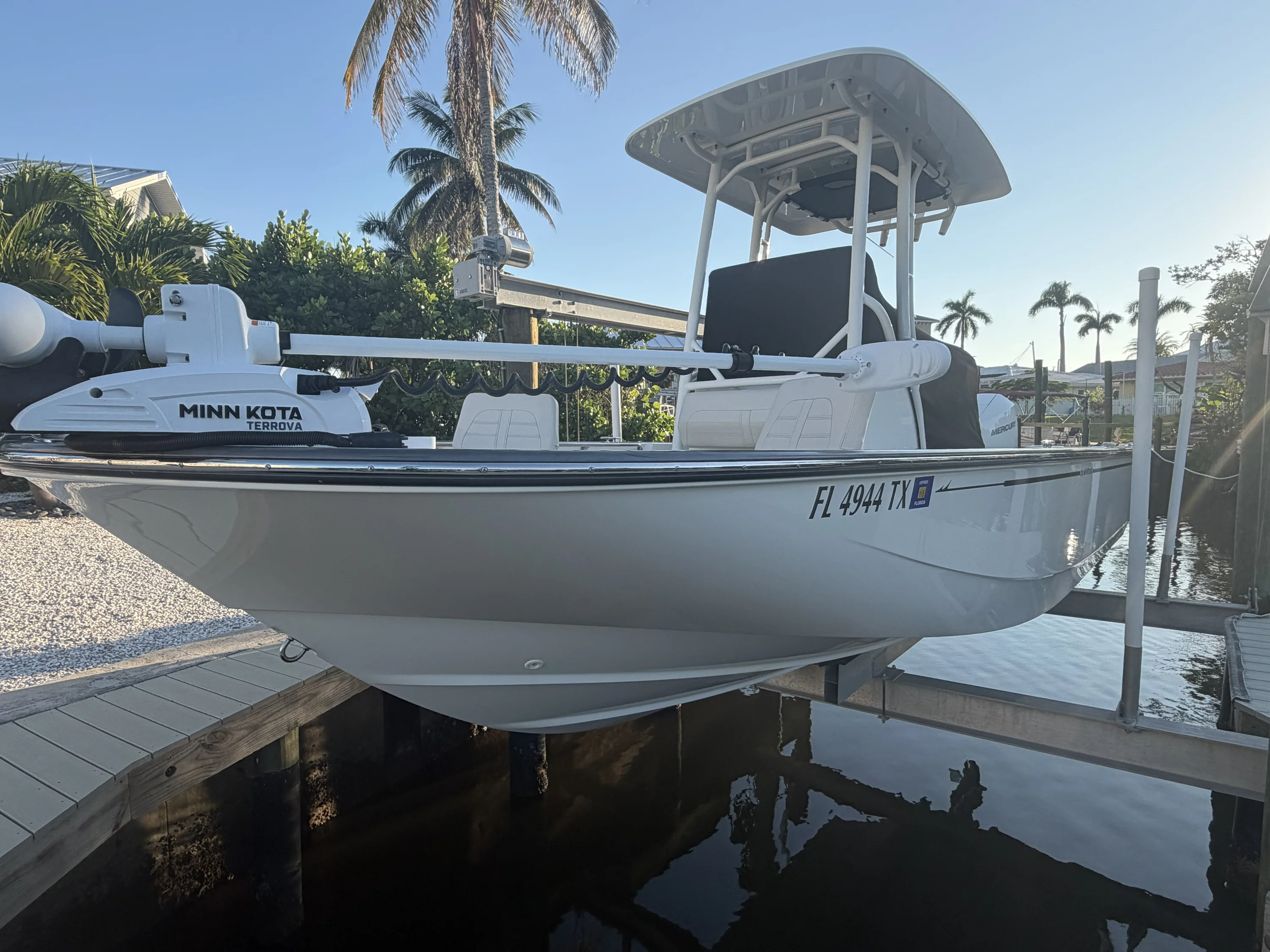 2024 Boston Whaler 210 MONTAUK Image Thumbnail #0