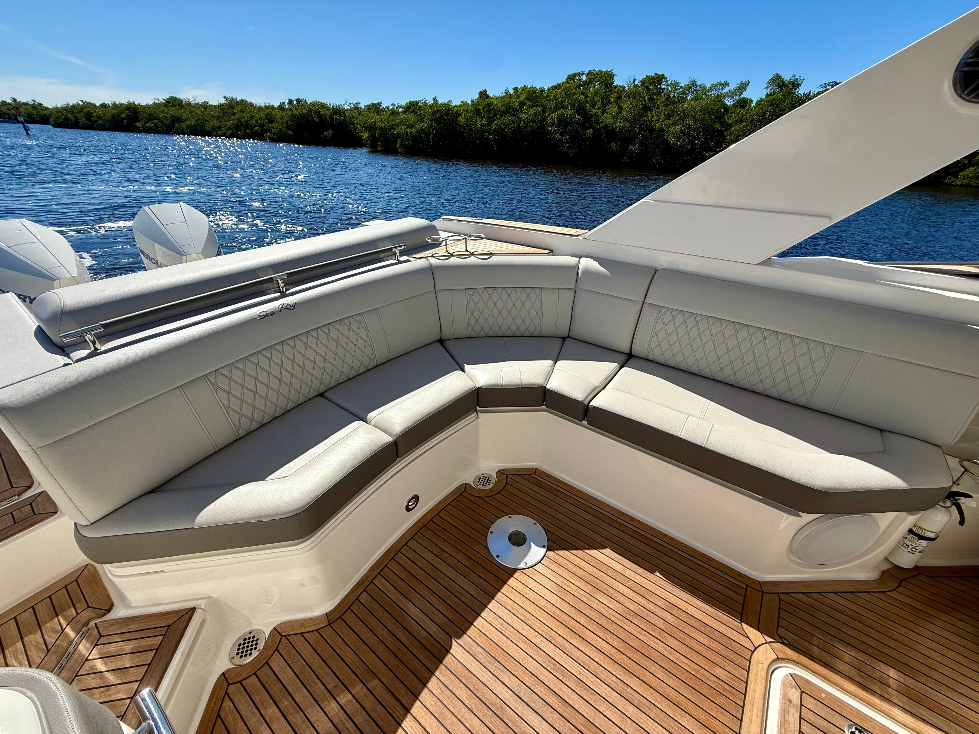 2022 Sea Ray 310 SLX-OB Image Thumbnail #14